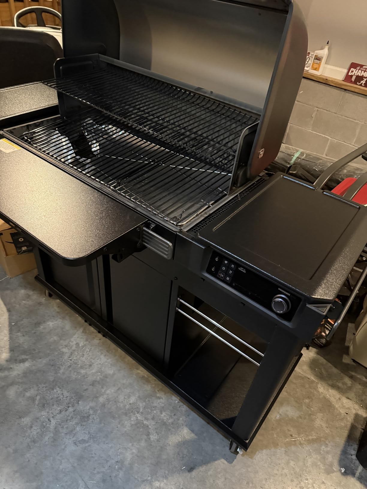 Traeger Woodridge Elite Electric Wood Pellet Grill and Smoker, 970 Sq. in., Side Sear Station, WiFIRE Technology, Super Smoke Mode, Insulated Body, Black, TFC97XLH customer photo 1