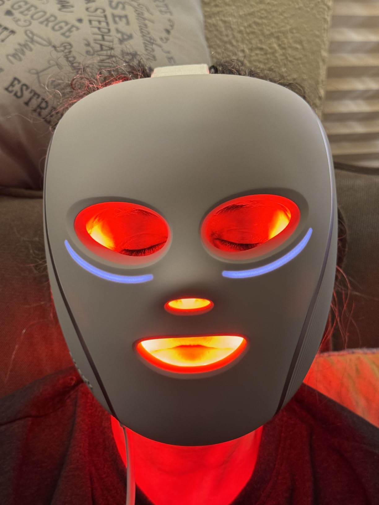 Shark CryoGlow LED Face Mask with Under-Eye Cooling, Anti-Ageing & Blemish Repair, Red & Blue LED, Infrared Light Therapy, USB-C, Remote Control, Storage Bag, Lilac Chill, FW312PL customer photo 1