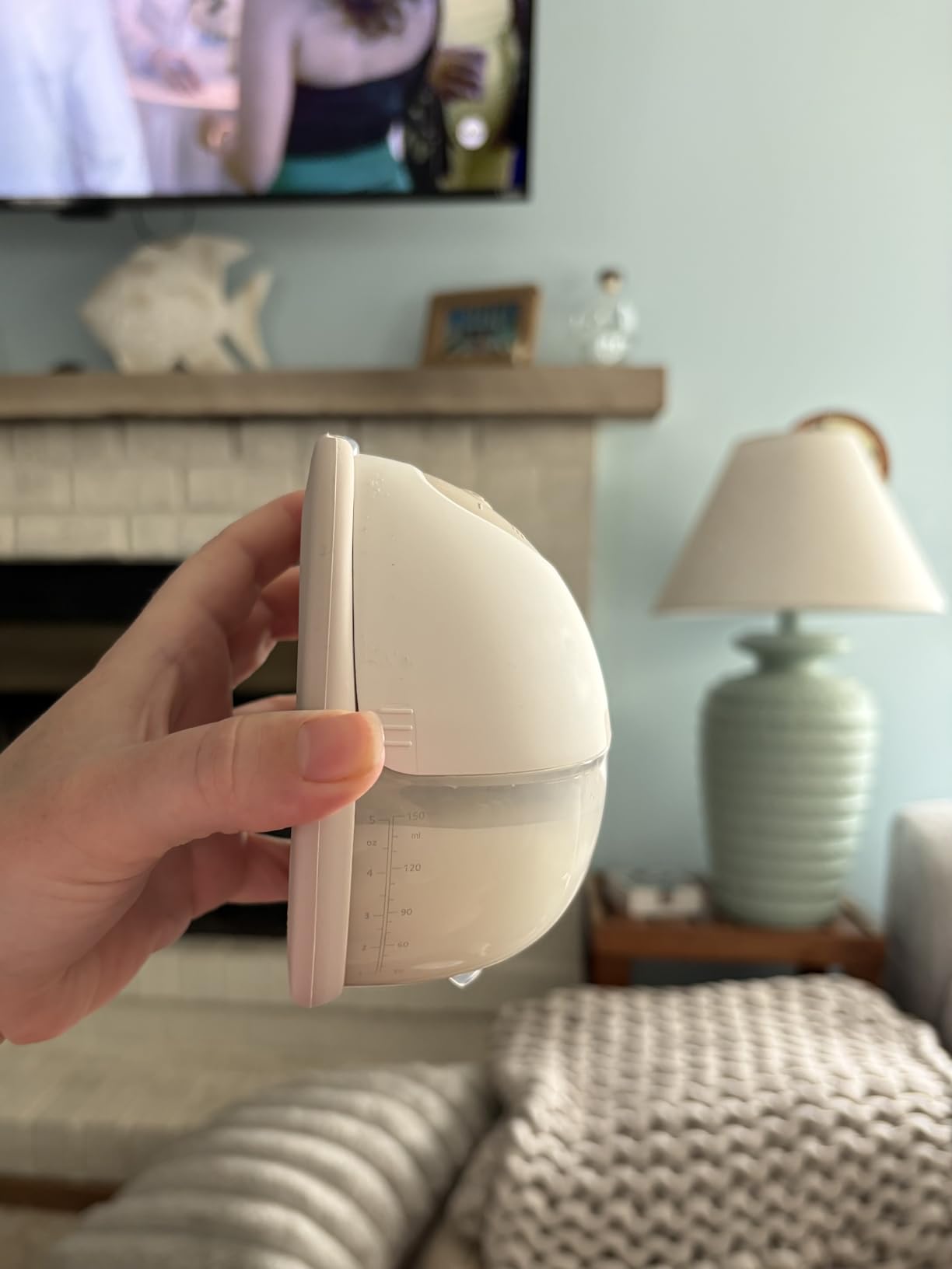 eufy Security Heated Breast Pump Hands-Free E20, Wearable with Innovative HeatFlow, 3 Heat Levels, Optimized Rhythm via App, 300 mmHg Strong Suction, Leakproof, Ultra-Slim and Quiet for in-Bra Use customer photo 2