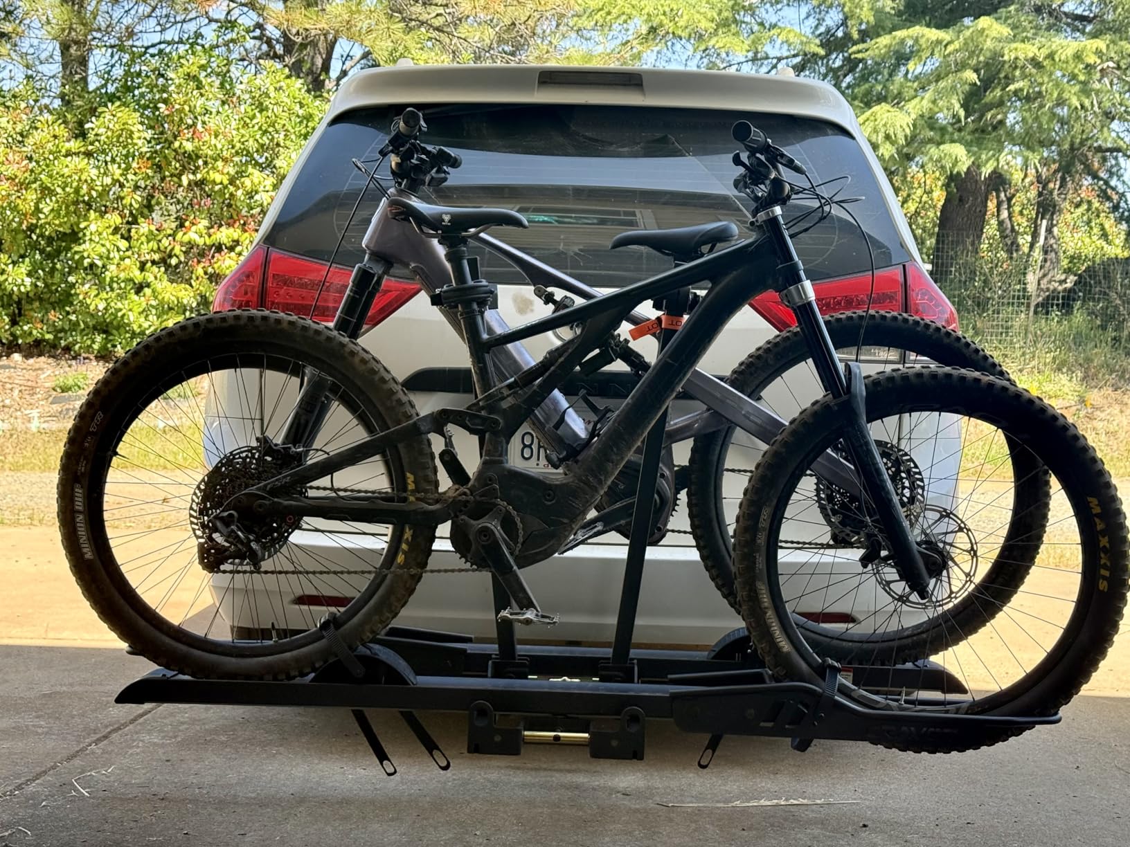 CRAVOT CyberRack S2 Ebike Rack, 300 lbs Capacity Foldable Bike Racks for Tow Hitch Heavy Electric Bike Carrier for 2 E-Bike, Up to 5-inch Fat Tire 2'' Receiver customer photo 1