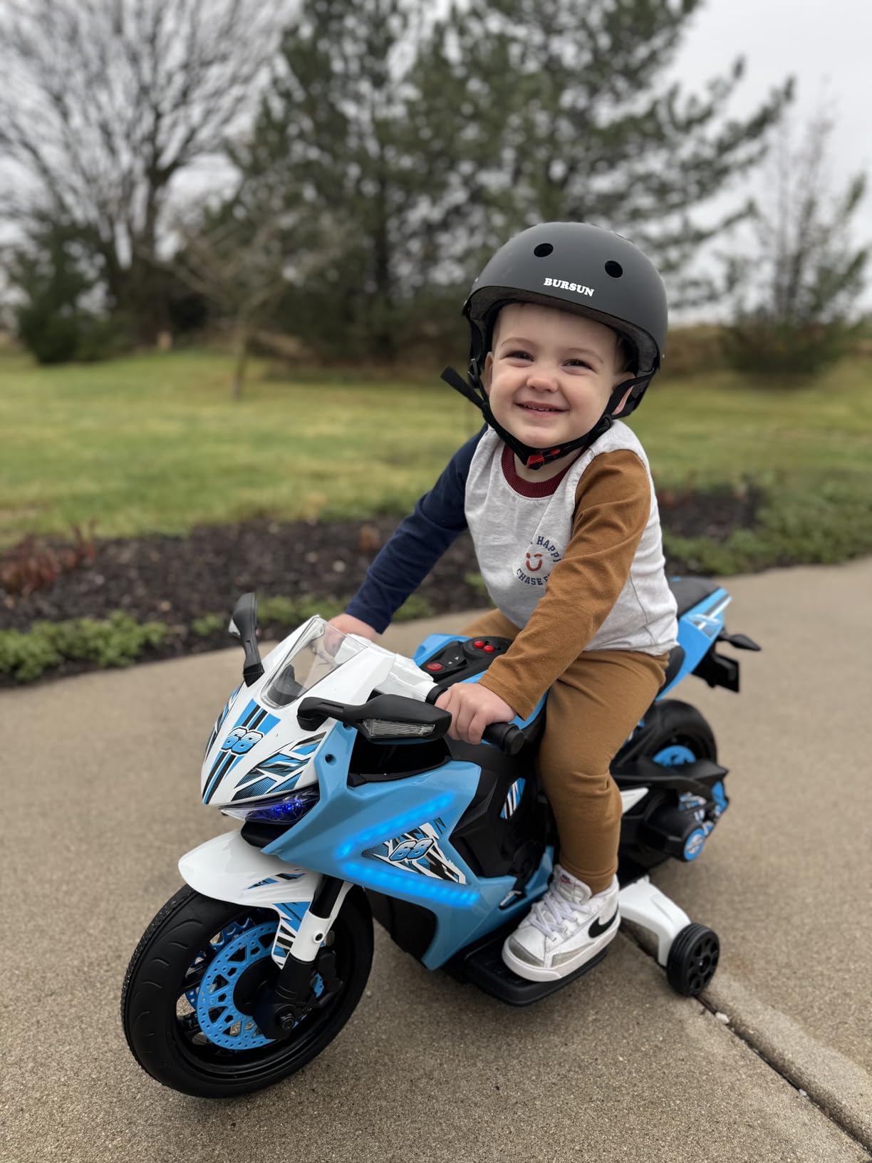 Kid Trax 6V Glow Electric Toddler Kids Motorcycle - LED Headlights, Body Light, Realistic Sounds, Blue customer photo 2