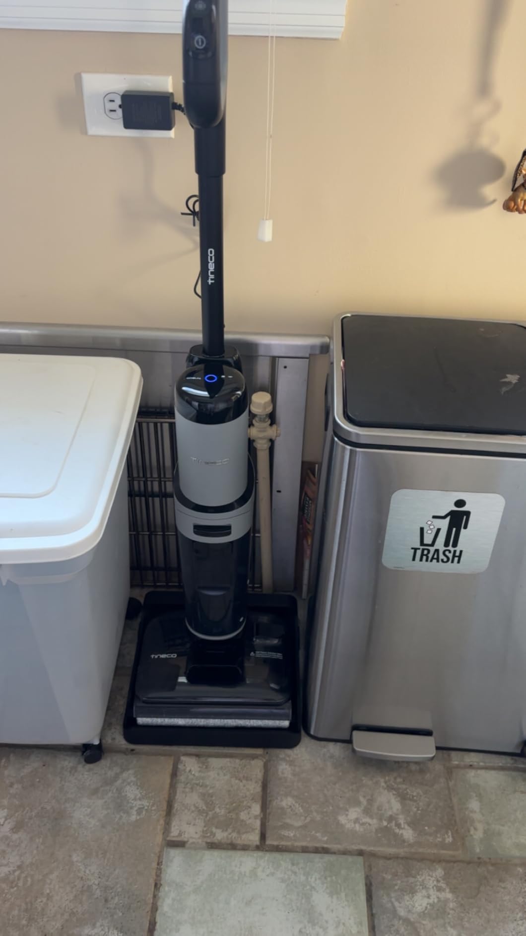 Tineco Floor ONE i5 Stretch Wet Dry Vacuum Cleaner, Vacuum & Mop in One Step, 20kpa Powerful Suction, 180 Lay-Flat Design, Anti-Tangle Design, Dual-Sided Edge Cleaning, Up to 30 Minutes Runtime customer photo 1
