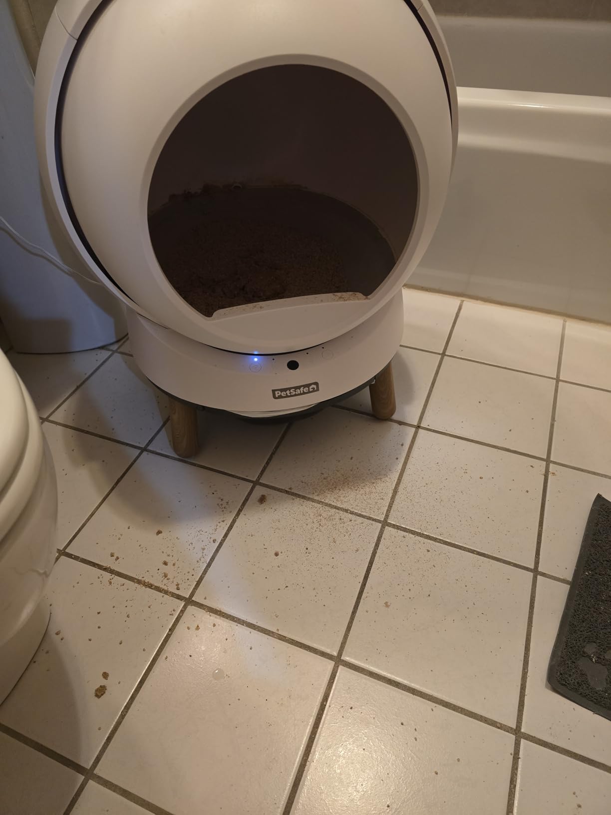 PetSafe ScoopFree SmartSpin Self-Cleaning Litter Box - Automatic Litter Box - App Controlled - Features Odor Control & Spacious Waste Drawer - Black customer photo 2