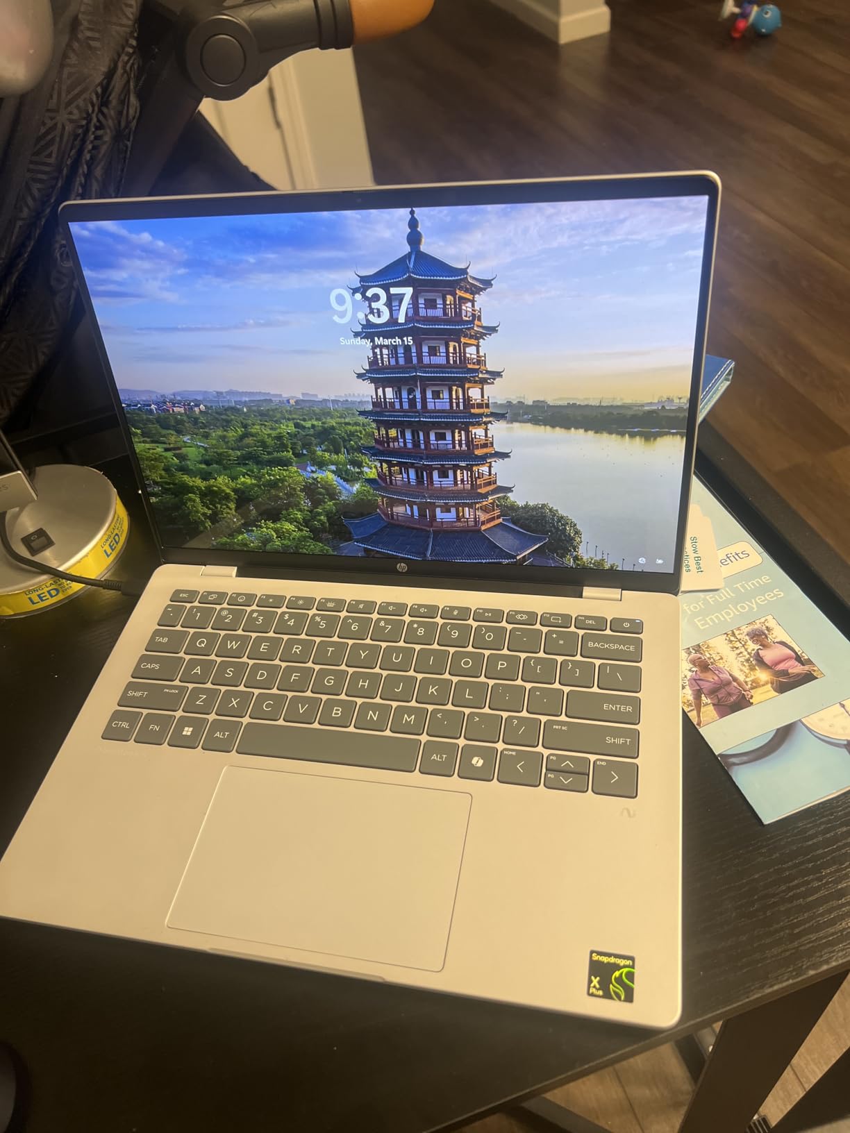 HP OmniBook 5 14 inch Next Gen AI PC, OLED Display, Snapdragon X Plus X1P-42-100, 16 GB RAM, 1 TB SSD, Qualcomm Adreno GPU, Windows 11 Home, Glacier Silver, 14-he0099nr customer photo 2
