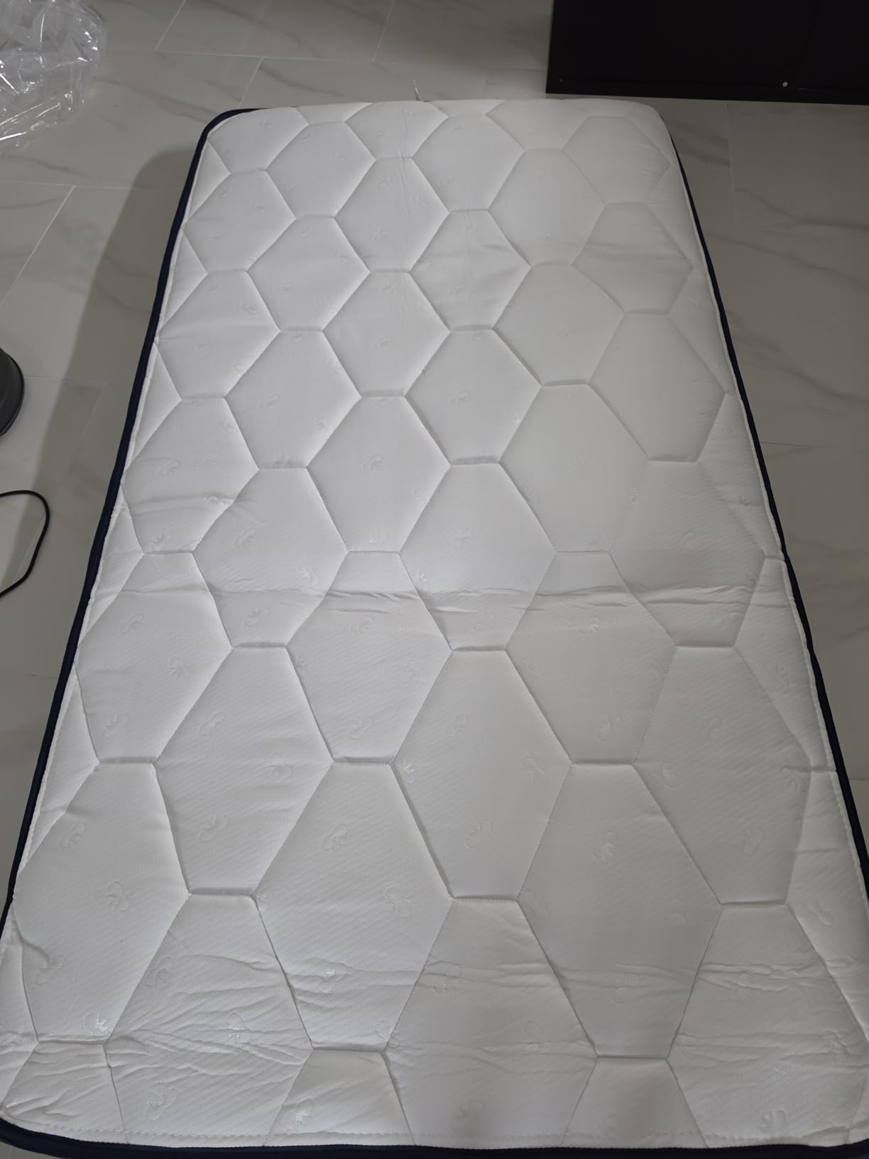 Novilla 6 Inch Twin Mattress, Bonnell Spring Hybrid Mattresses for Spine Support & Cooling Comfort - Twin Bed Mattress, Adaptive Foam Layer with Medium Firm - CertiPUR-US Certified for Youth/Guest Rooms customer photo 2