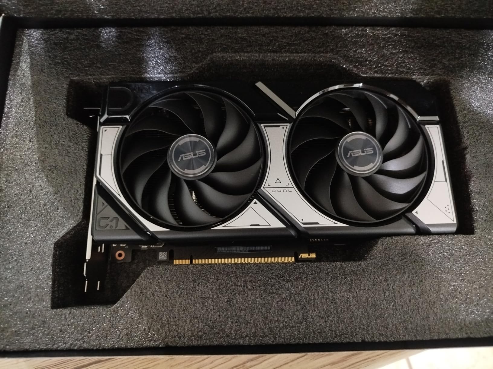 ASUS Dual NVIDIA GeForce RTX 5060 8GB GDDR7 OC Edition (PCIe 5.0, DLSS 4, HDMI 2.1b, DisplayPort 2.1b, 2.5-Slot, Axial-tech Fan, 0dB Technology), 3 Year Warranty customer photo 1