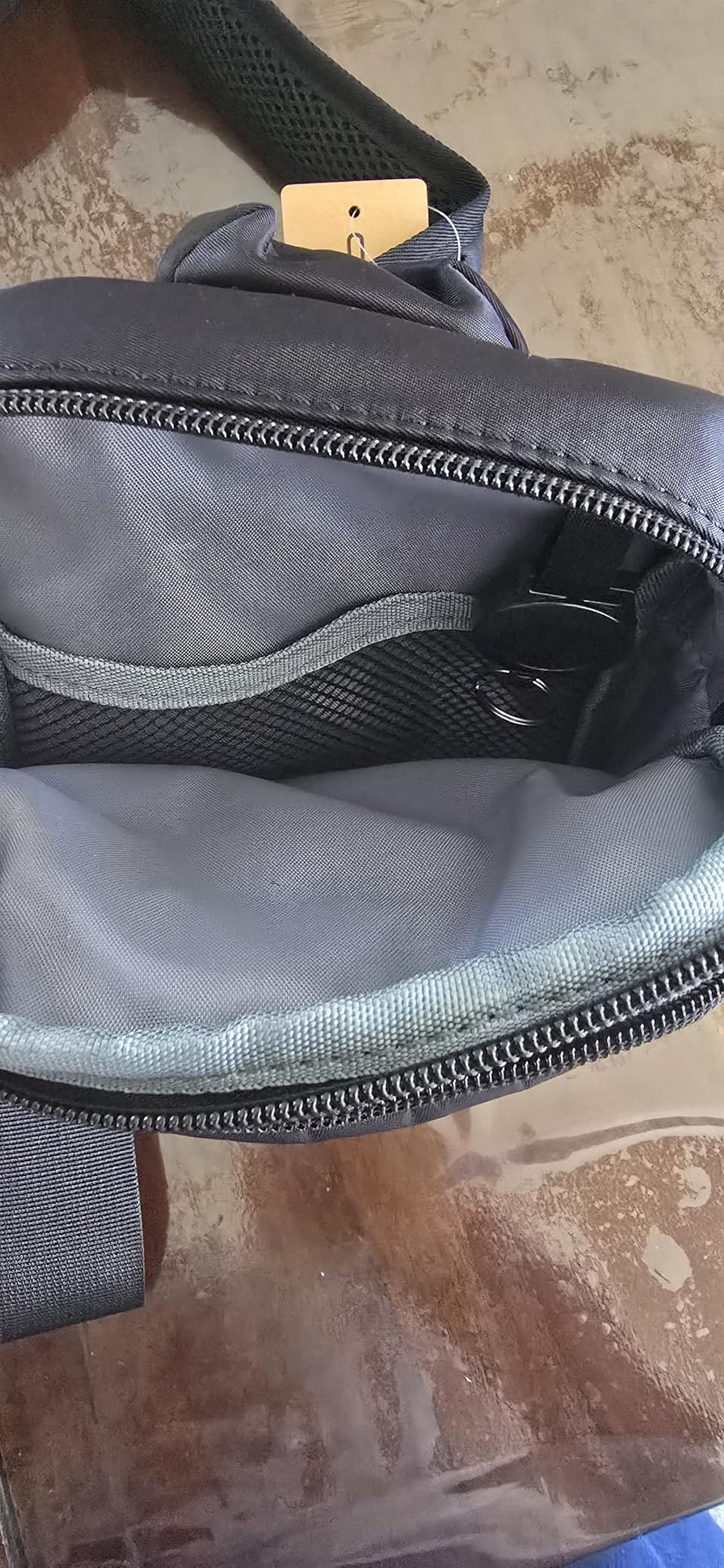 VADOO Sling Bag, Crossbody Bag with Zipper Lock, RFID Blocking & Water Resistant for Men and Women customer photo 2