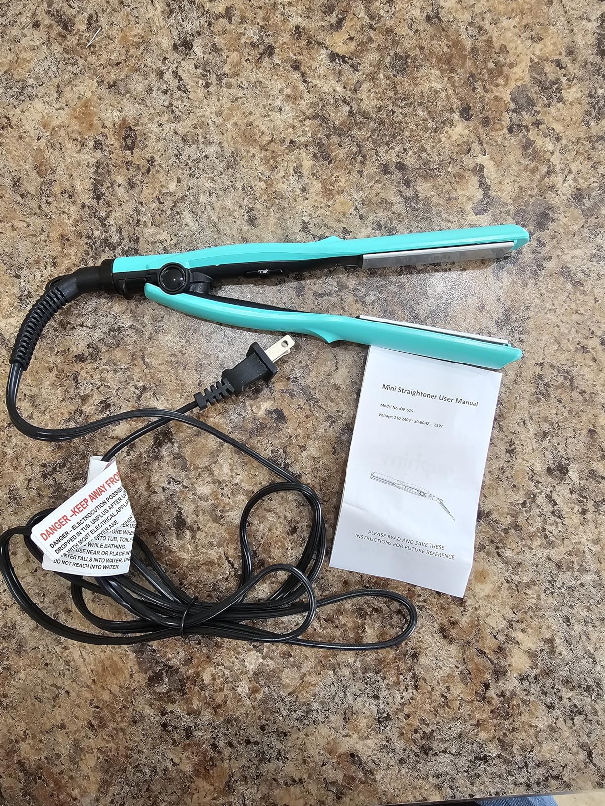 Mini 1 Inch Ceramic Flat Iron - Compact Hair Straightener for Short Hair & Bangs, Dual Voltage Travel-Friendly, Green customer photo 2