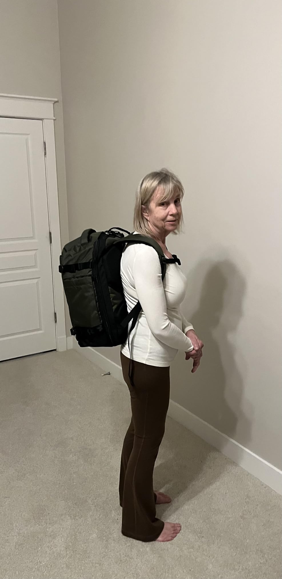 tomtoc Travel Backpack 28L, TSA Friendly Flight Approved Carry-on Luggage, Personal Item Travel Bag, Water-Resistant Lightweight Business Rucksack, Fits 16 Inch Laptop customer photo 2
