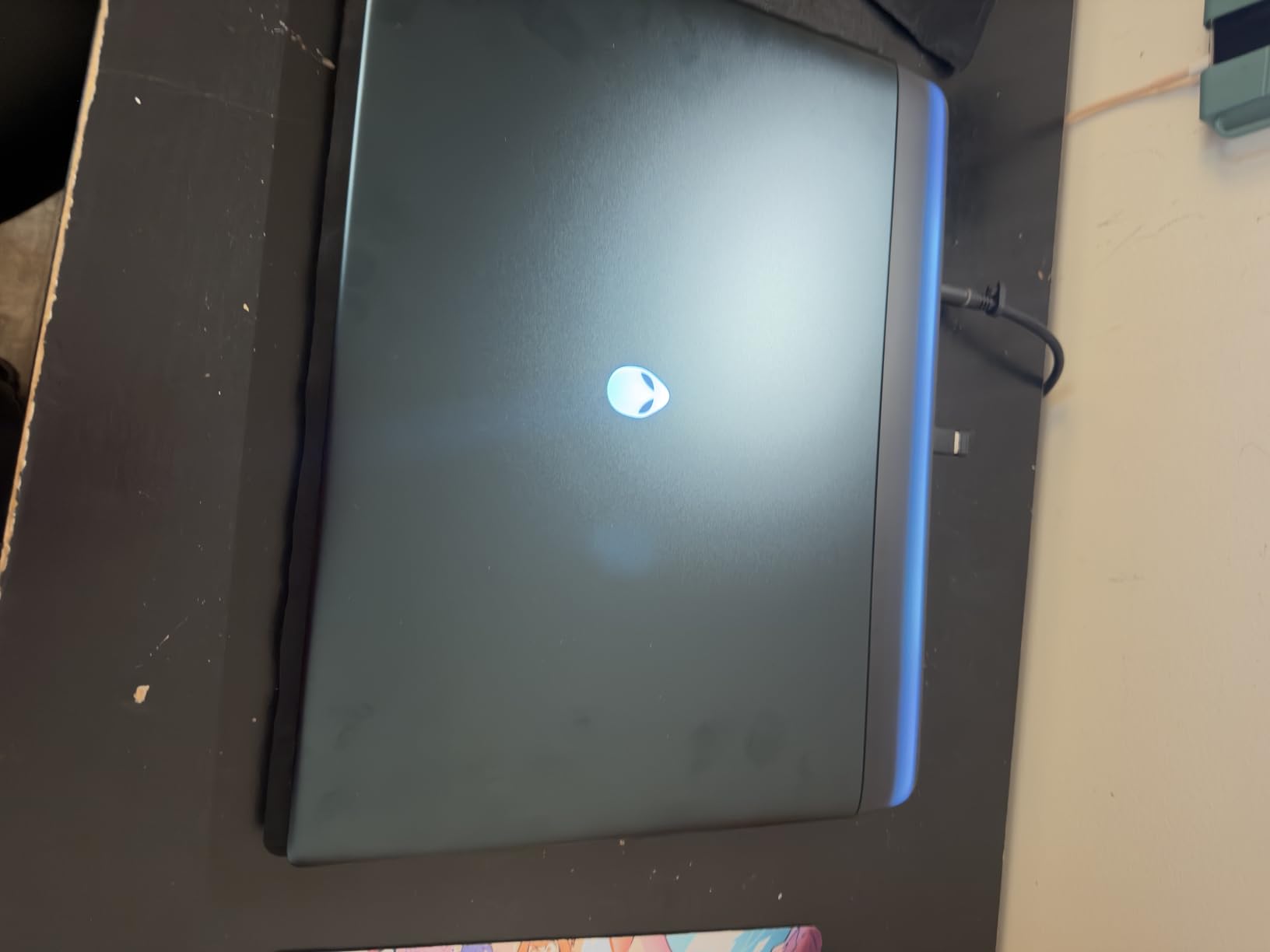 18 Area-51 Gaming Laptop AA18250-18-inch QHD+ 300Hz 3ms Display, Intel Core Ultra 9-275HX, 32GB DDR5 RAM, 1TB SSD, NVIDIA GeForce RTX 5070, Windows 11 Home, Onsite Service - Liquid Teal customer photo 1