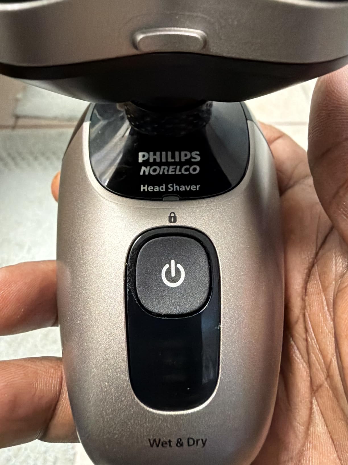 Philips Norelco Head Shaver Pro 9000 Series - Electric Shaver for Men and Women, 360° Flexing Head & ComfortCut Blades for Clean Shave, Gentle on Skin, Model HS9980/40 customer photo 2