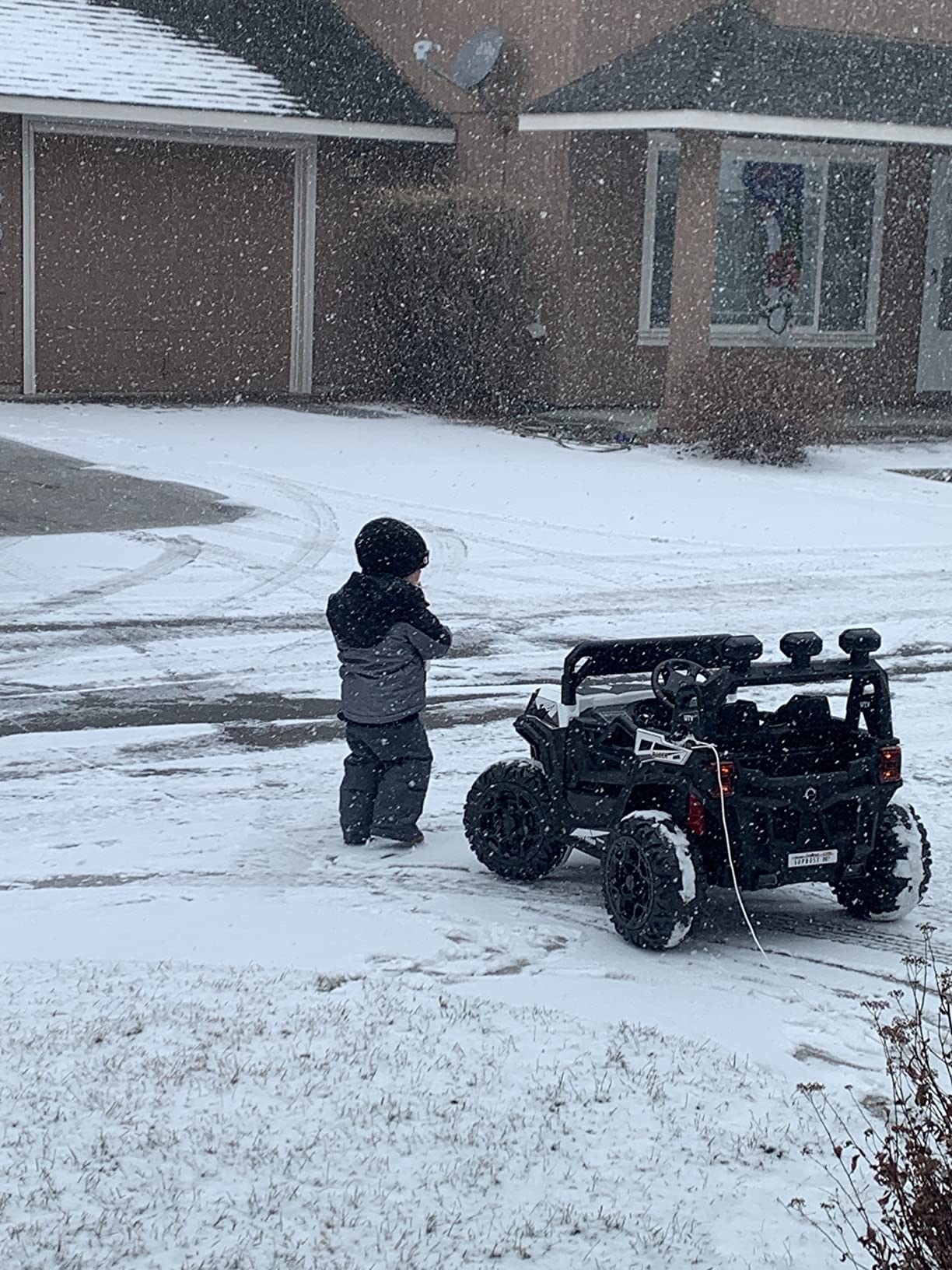 Sopbost 24V Premium 4x4 Ride On UTV for Kids with Remote Control, Electric Off-Road Truck with EVA Rubber Tires, 2WD/4WD Switch, Music & LED Lights, Battery Powered Car for Big Kids Ages 3-8 (Blue) customer photo 1
