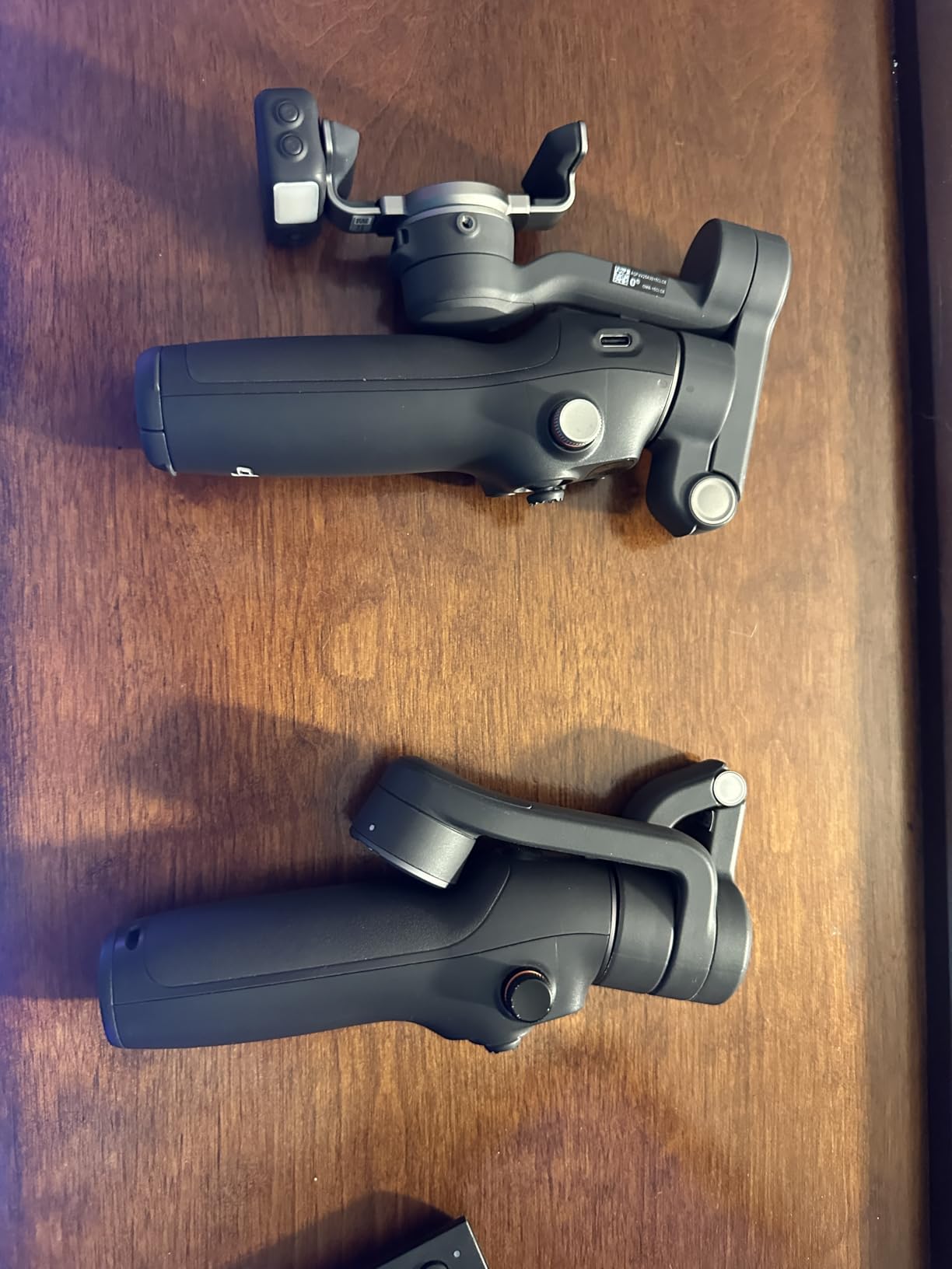 DJI Osmo Mobile 8 Advanced Tracking Combo Gimbal Stabilizer for Phone, AI Native Tracking with Audio & Lighting, 360 Pan Rotation, Built-in Extension Rod & Tripod, 10h Battery customer photo 1