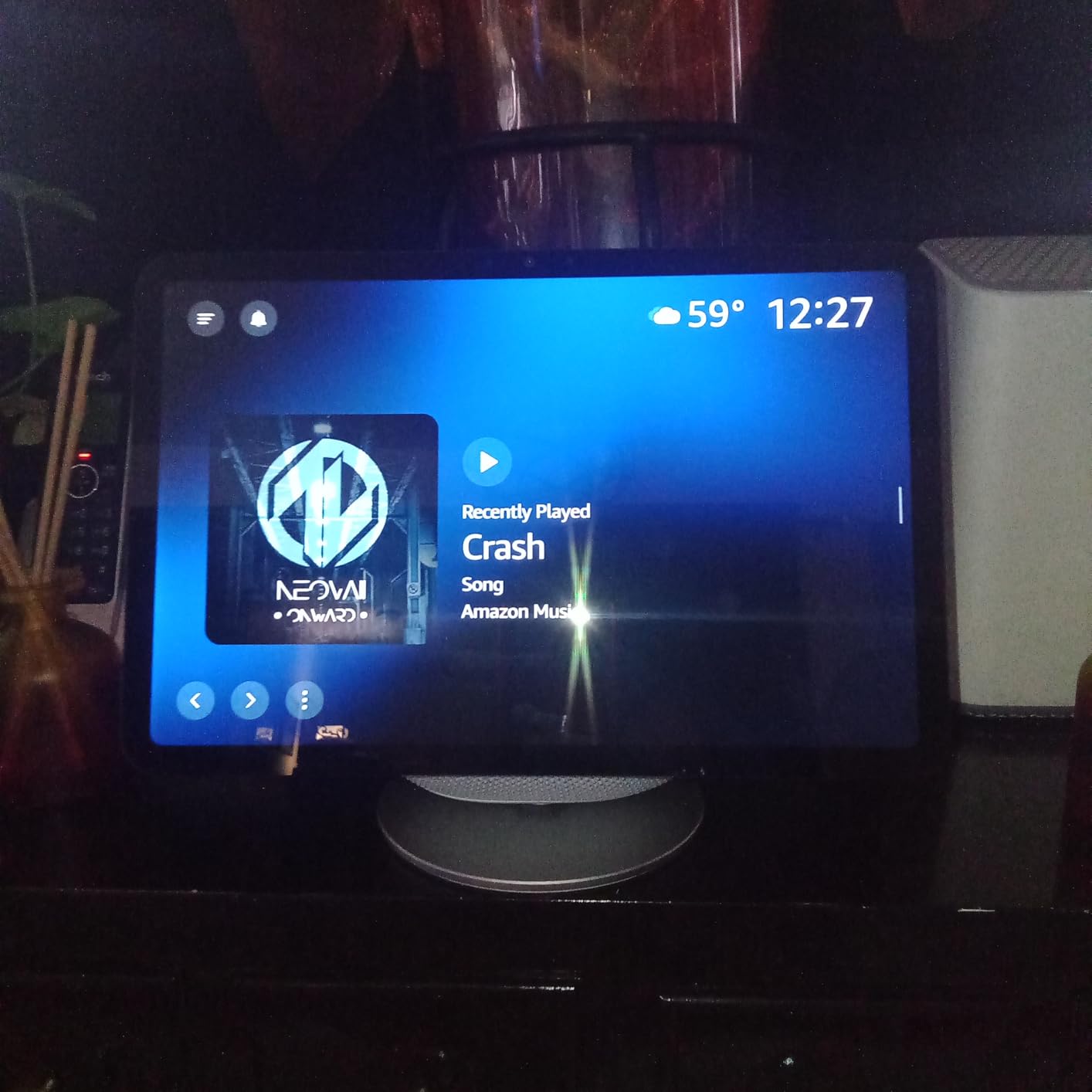 Echo Show 11 (2025 release) with Amazon Adjustable Stand | Glacier White customer photo 1