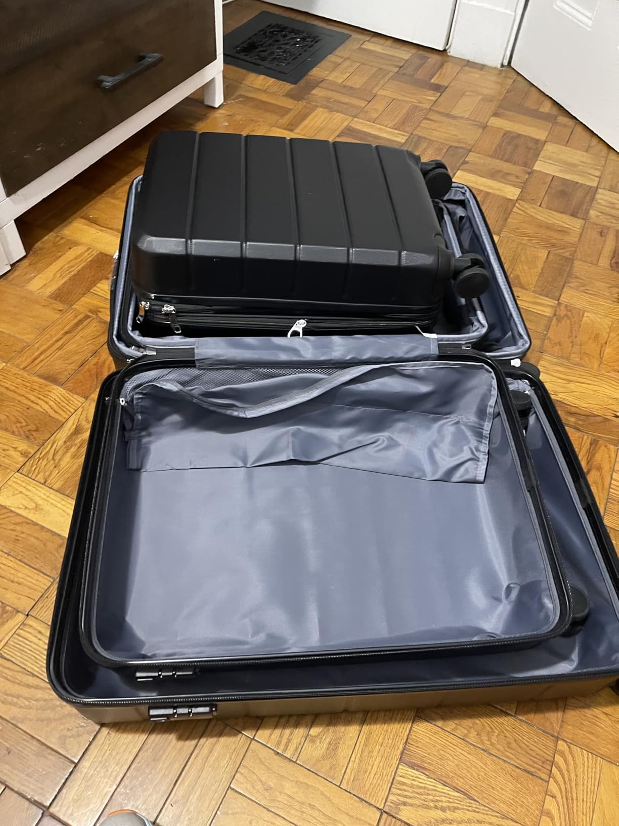 Luggage Sets 3 Piece, Expandable Hardshell Suitcase with TSA Lock & Silent Spinner Wheels, Lightweight Hardside Travel Suitcase Set for International Trips (20/24/28 in, Black) customer photo 1