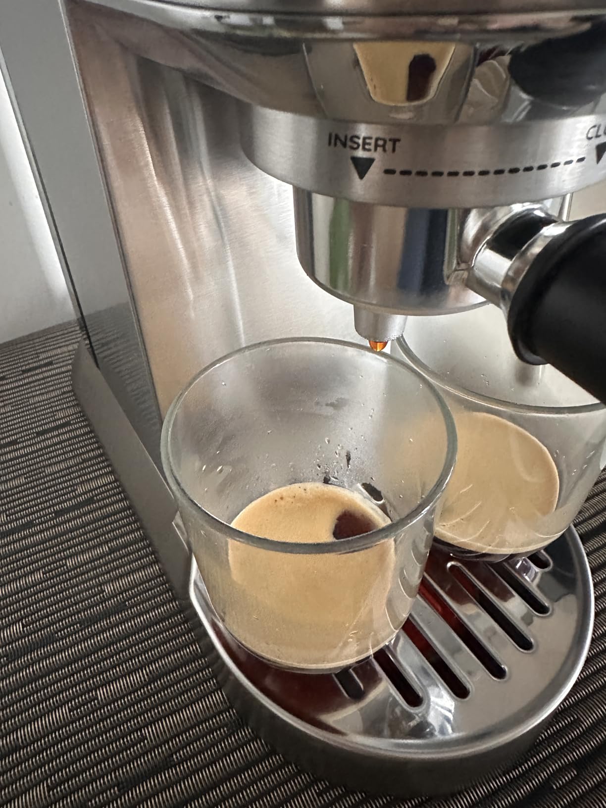 De'Longhi Dedica Duo Compact Espresso Machine - Cold Brew Coffee Maker with Milk Frother Wand- for Espresso, Hot & Iced Coffee, Cappuccinos, Lattes & Home Barista Brewing, Vanilla customer photo 1
