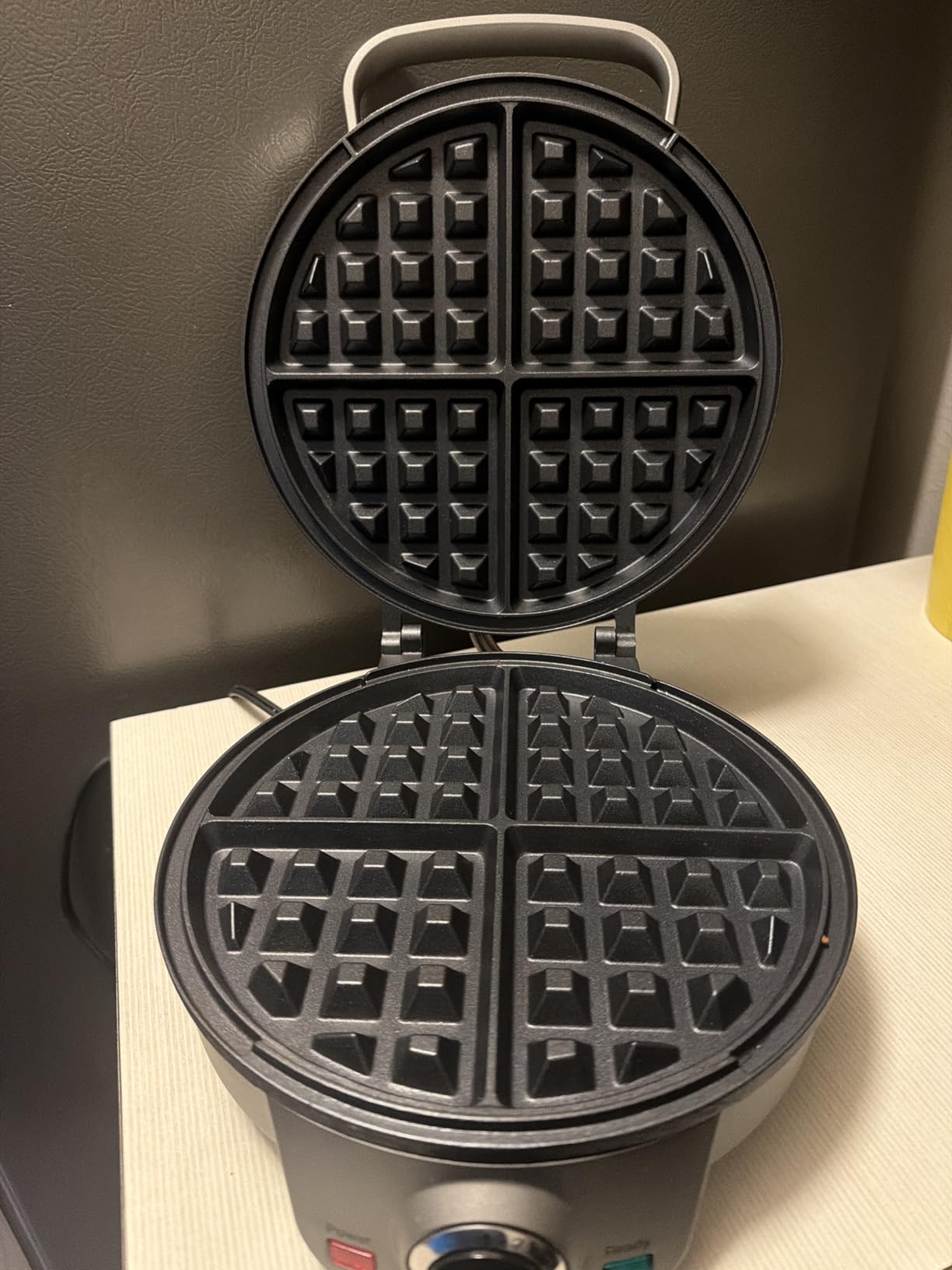Cuisinart Belgian Waffle Maker, Round Waffle Iron, 6 Setting Adjustable Browning, Audible Alert, Nonstick Plates, WAF-200NAS customer photo 2