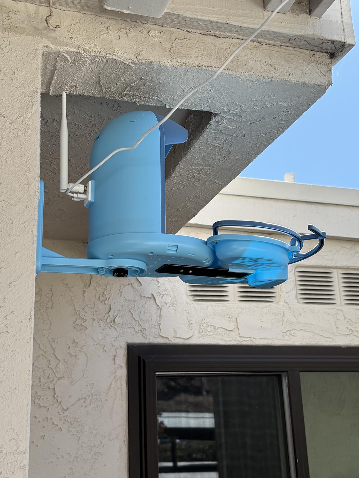 Bird Feeder with Camera, Smart Birdfeeder with Cam Solar Powered, 2K HD Video, AI Identification, Instant Arrival Alerts, IP66 Bird Bath & Feeder,Gift for BirdLover (with BirdBath, Green) customer photo 2