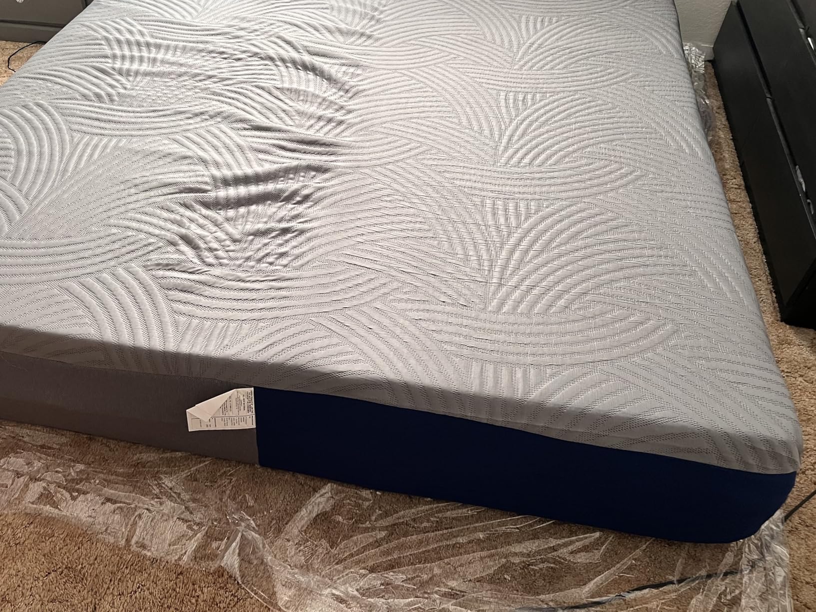 Sweetnight CoolNest 12 Inch Queen Size Mattress, Memory Foam Cooling Mattress for Cool Night Sleep, 5-Zone Ergo Support for Pressure Relief, Medium Firm, CertiPUR-US Certified customer photo 2