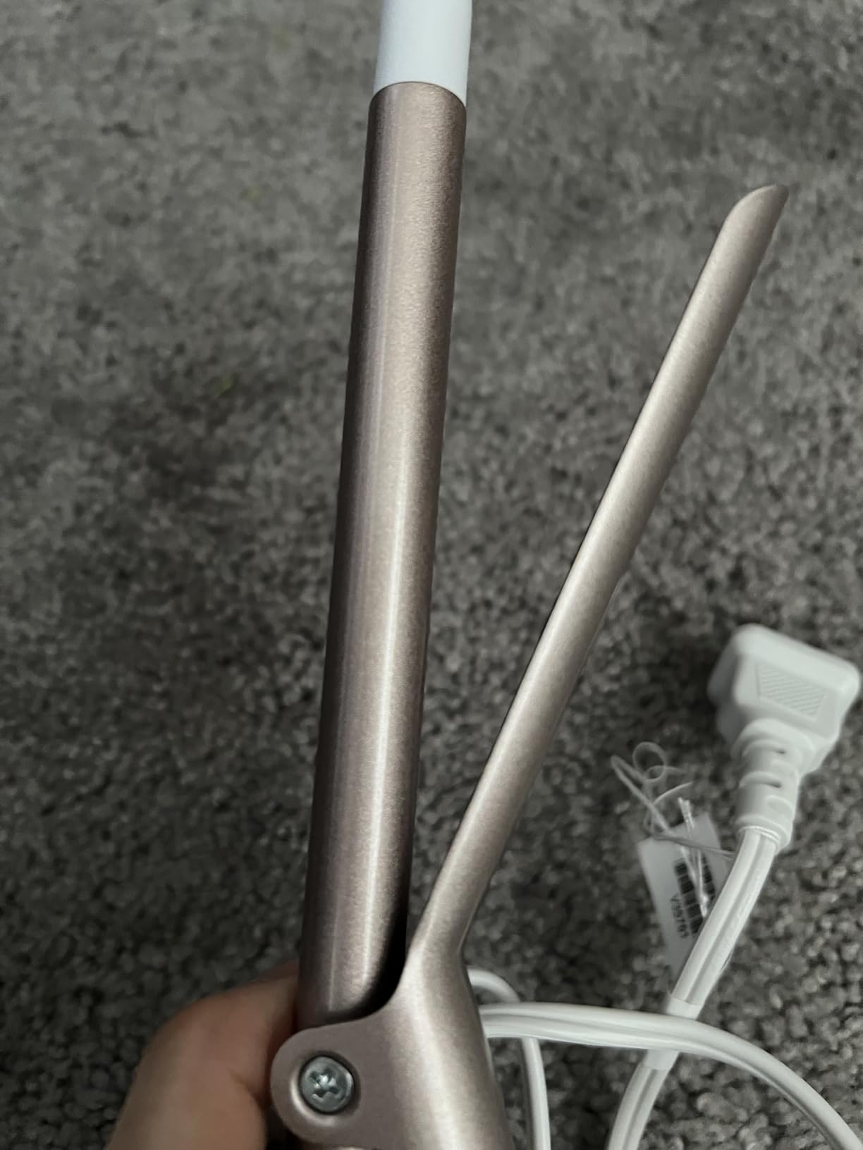 Conair Double Ceramic 1 1/4-Inch Extra Long Barrel Curling Iron, Loose Curls for All Hair Types, 30 Heat Settings, Auto-Off, White/Rose Gold, CD709 customer photo 1
