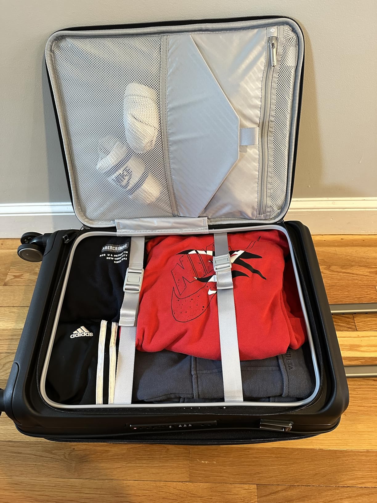 Samsonite Paralux Carry-On Luggage, Midnight Navy, Quick Access Front Pocket, Dual Suspension Wheel Technology customer photo 1