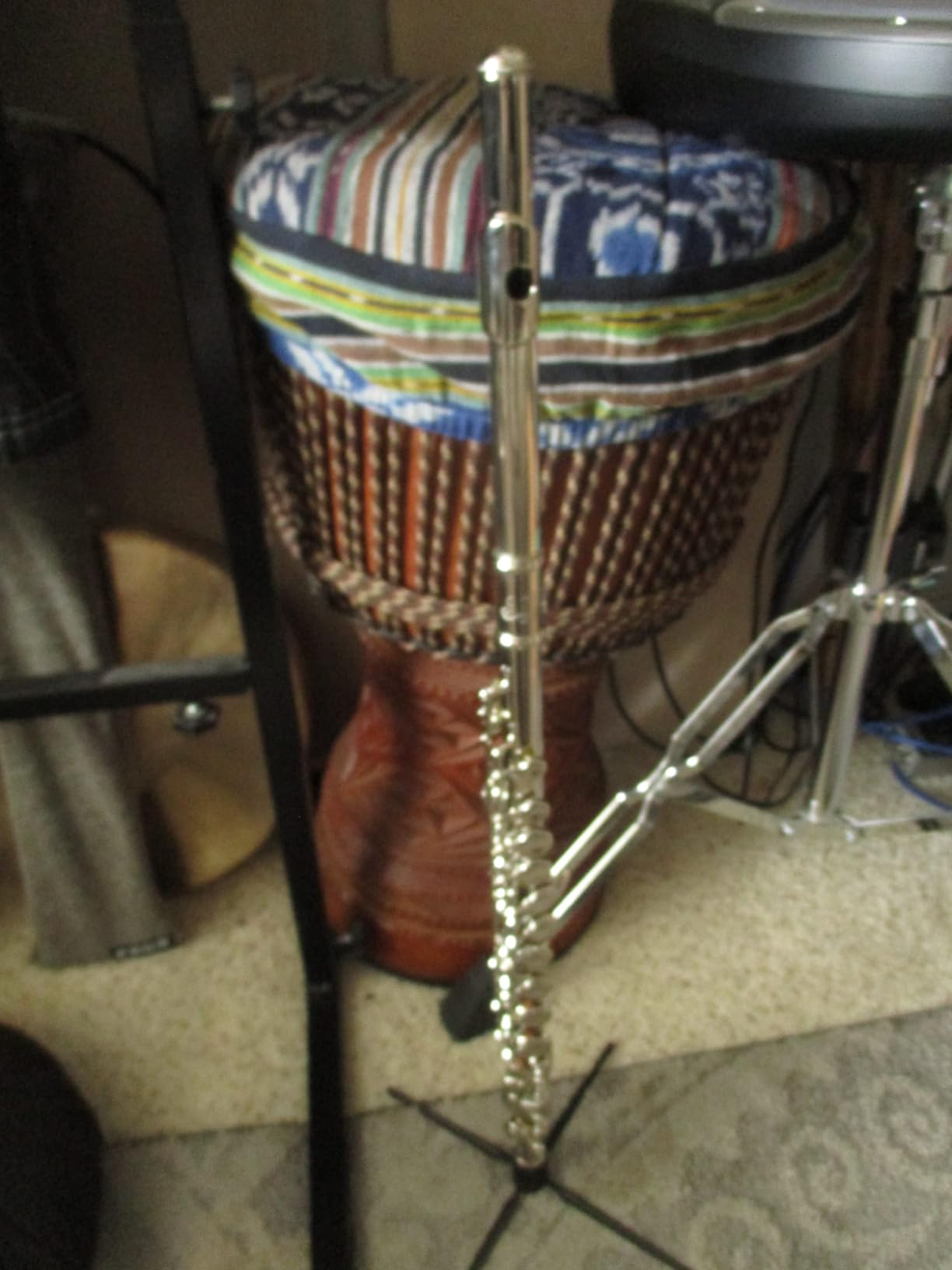 AKLOT Closed-Hole Concert C Flute: Flute Instrument with 16 Keys, Offset G, Smooth Black Nickel Keys, Air-Tight Pads, Include Stylish Leather Hard Case, Cleaning Kit, Stand, Gloves (LUM-MB) customer photo 2