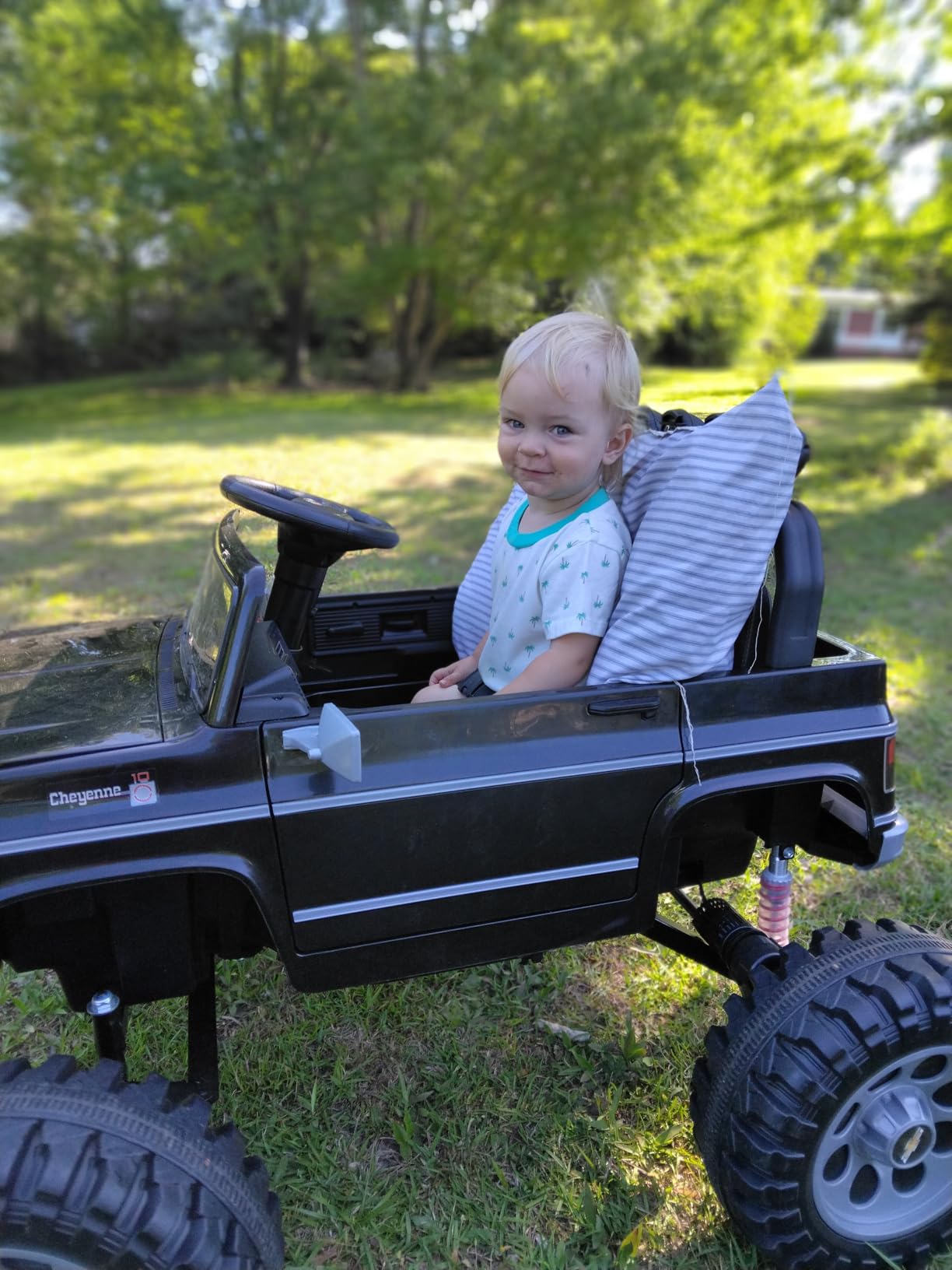 24V Ride on Licensed Chevrolet Cheyenne Truck Car w/400W Motor, 24 Volt Ride on Toys Power Big Wheels for Big Kids, Black customer photo 1