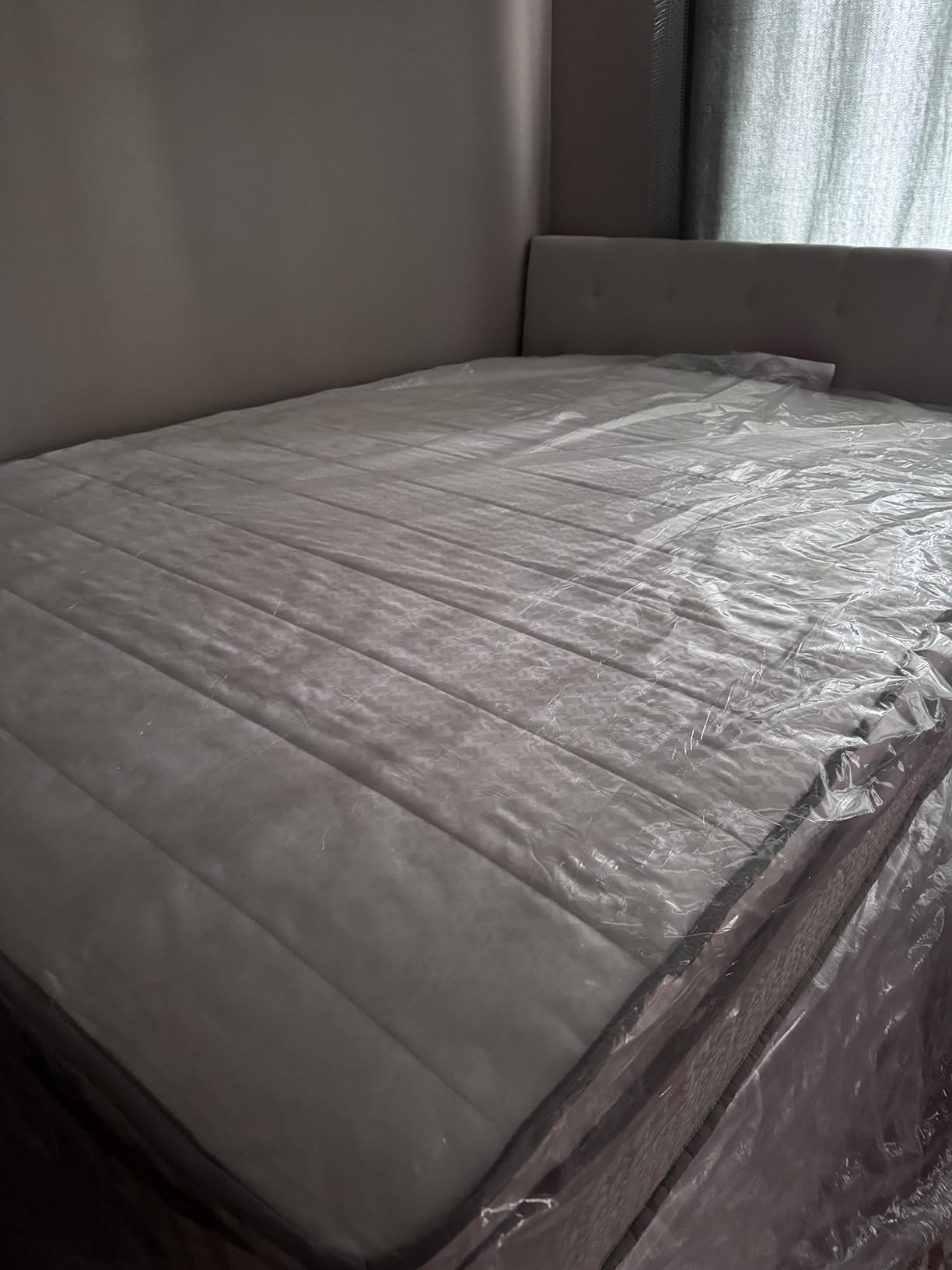 Avenco Queen Mattress 12 Inch in a Box, Medium Plush Mattresses with Pocket Spring Smarts Coil Hybrid Colchones for Pressure Relief, CertiPUR-US Certified customer photo 1