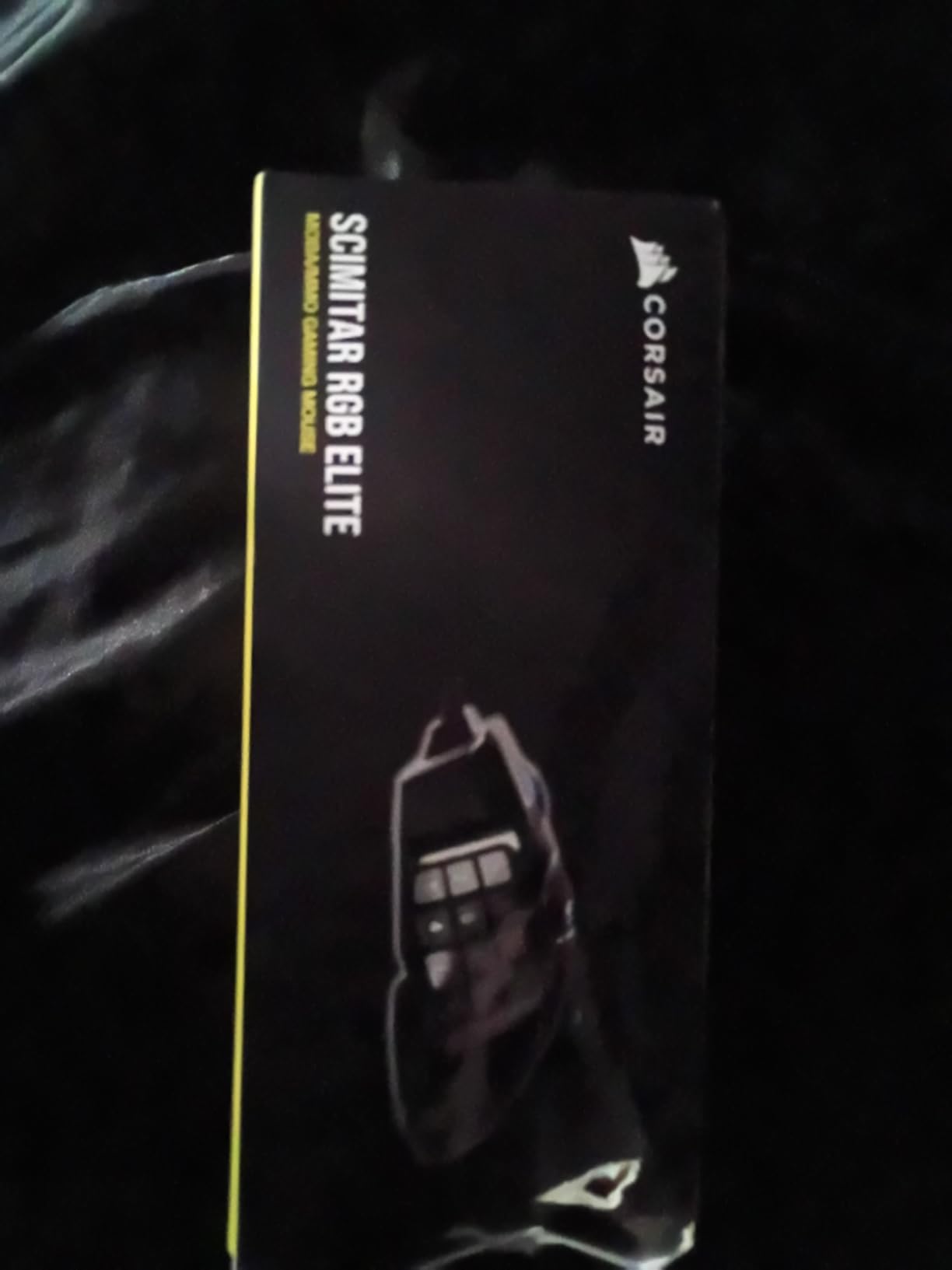 Scimitar RGB Elite Wired MOBA/MMO Gaming Mouse - 18,000 DPI - 17 Programmable Buttons - iCUE Compatible - PC, Mac, PS5, PS4, Xbox - Black customer photo 2