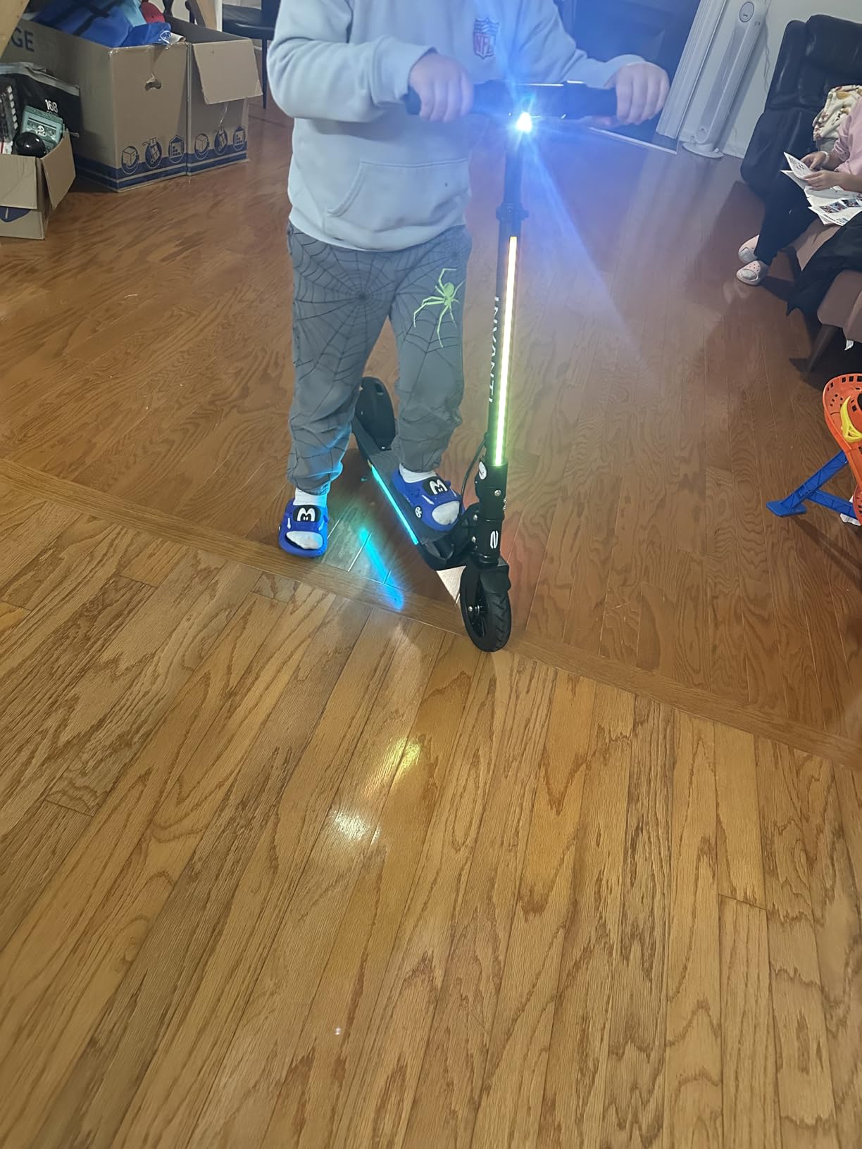INVANTI Kids Electric Scooter Ages 8+, Max 12mph & 10Miles, 350W Peak Motor, 7