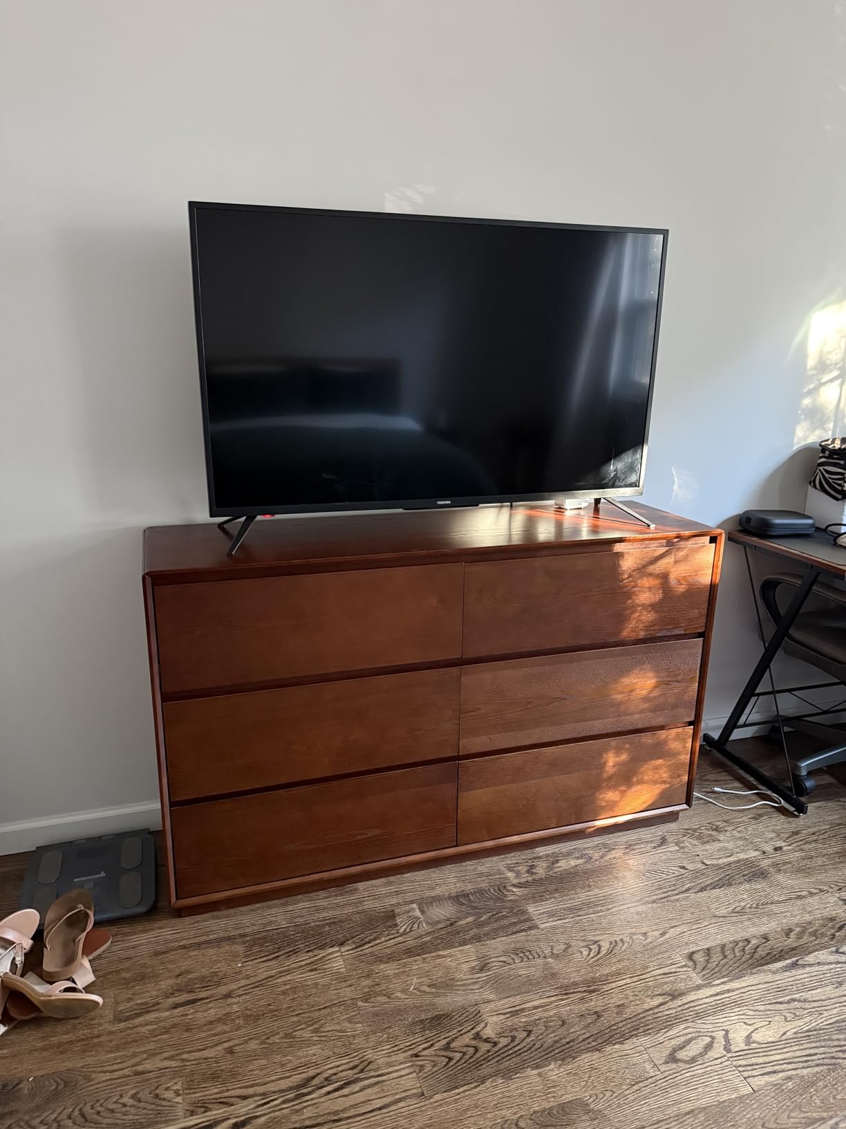 Solid Wood Dresser for Bedroom, Natural Solid Wood 6 Drawer Dresser, 55.2