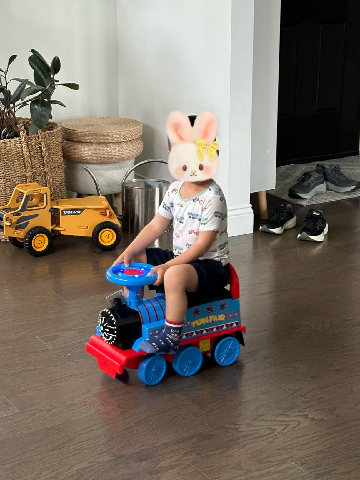 Costzon 2-Seater Ride on Train with Carriage, 6V Ride on Toy w/Under-Seat Storage, Footrests, Train Whistle, Music & Colorful Flashing LED Lights, Electric Car for Kids Aged 18+ (2 Seaters, Green) customer photo 2