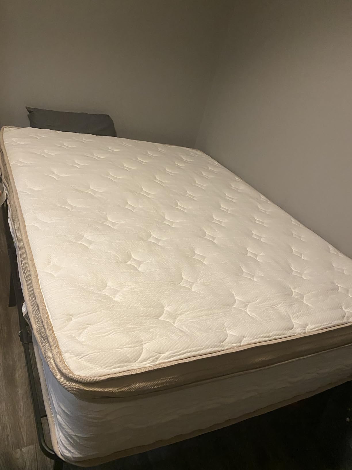 Queen Mattress 12 Inch Plush Soft Hybrid, Cooling Breathable Memory Foam and Pocket Spring Bed, Pressure Relief, Zoned Support, Back Pain Relief, Fiberglass Free customer photo 1