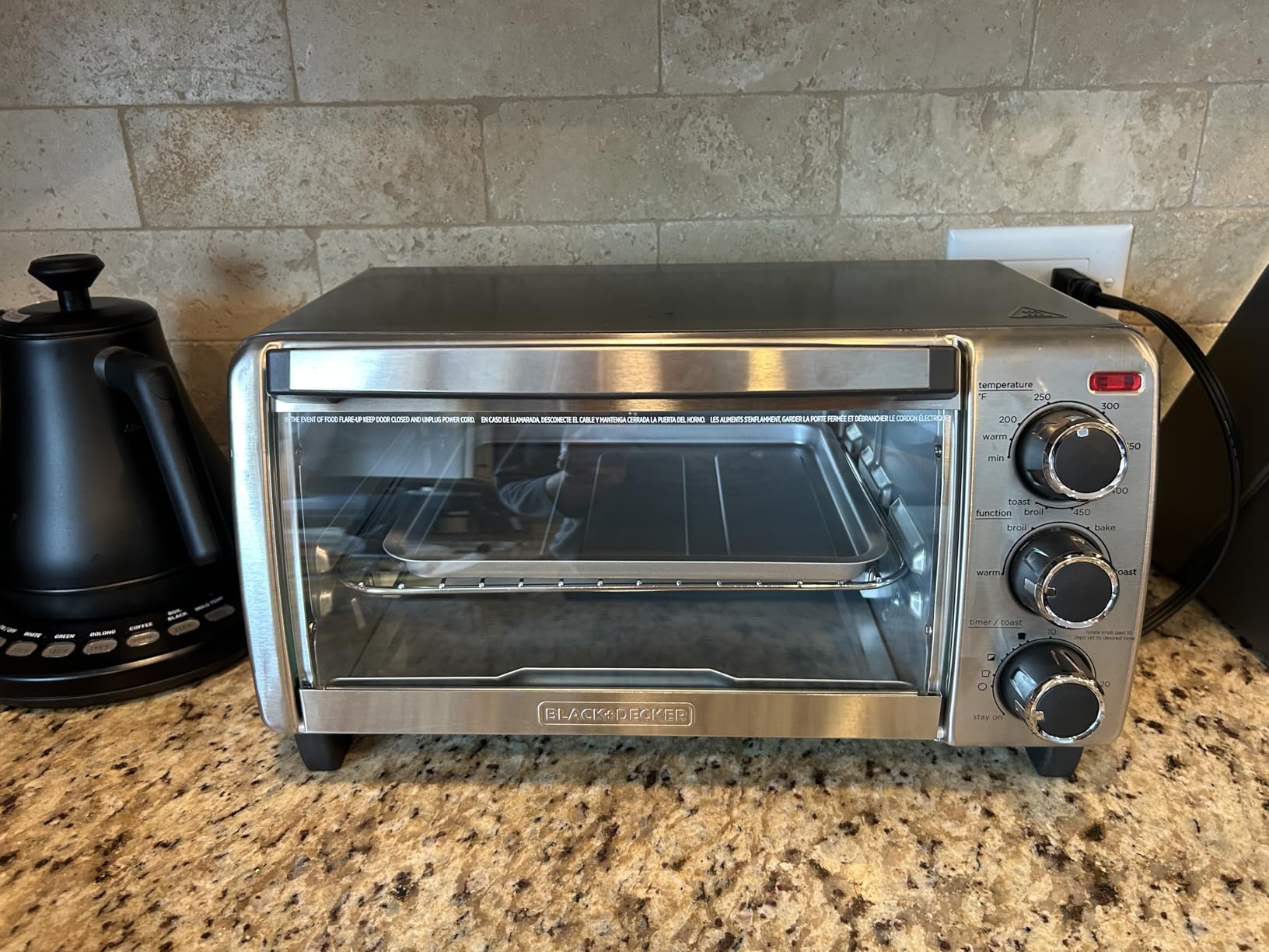BLACK+DECKER Crisp N Bake 4-Slice Air Fry Toaster Oven, Knob Control customer photo 2