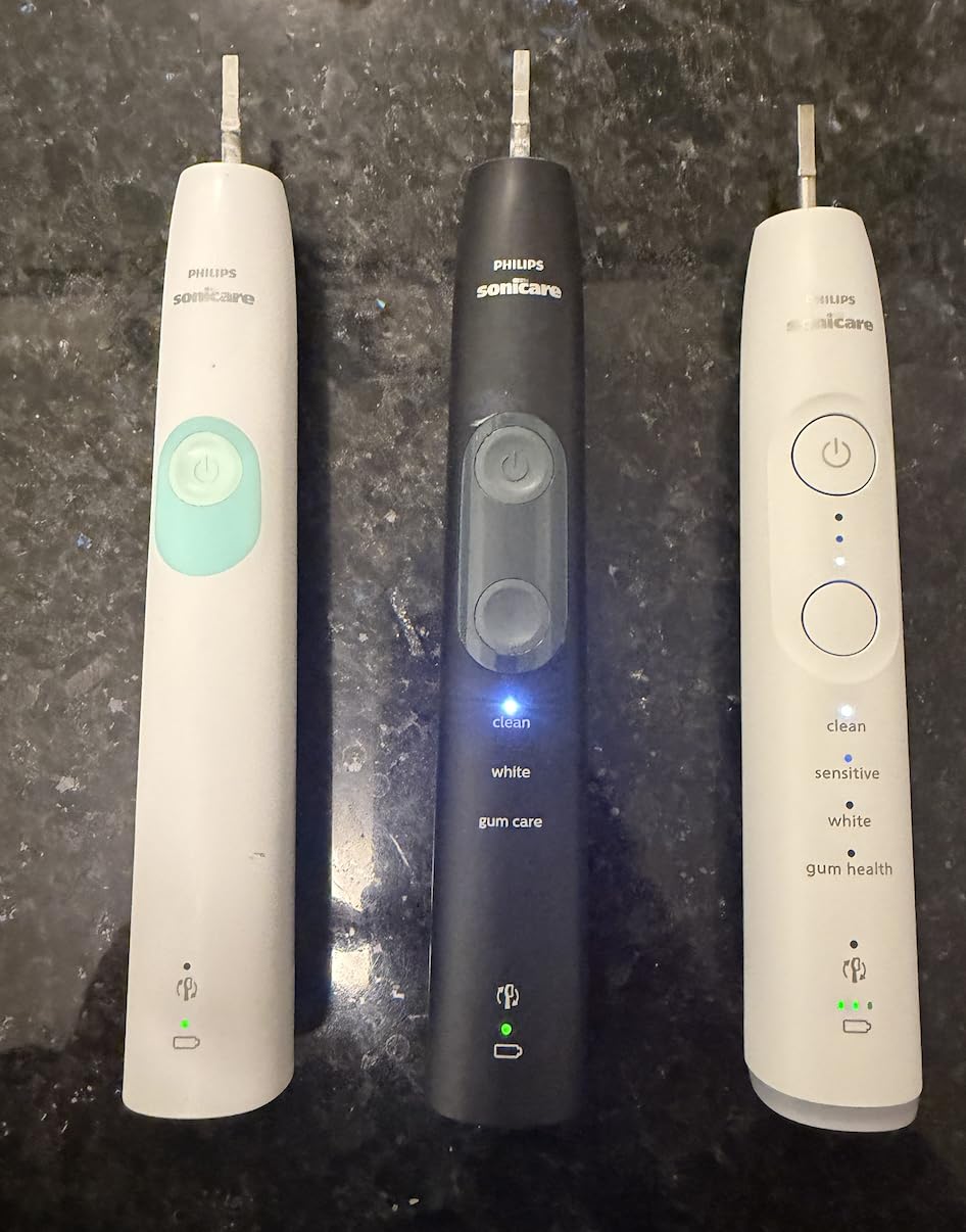 Philips Sonicare 7300 Series Electric Toothbrush - Next-Gen Sonicare Technology, Pressure Sensor, 12 Brushing Settings, 21-Day Runtime, Navy Blue, HX7423/05 customer photo 2