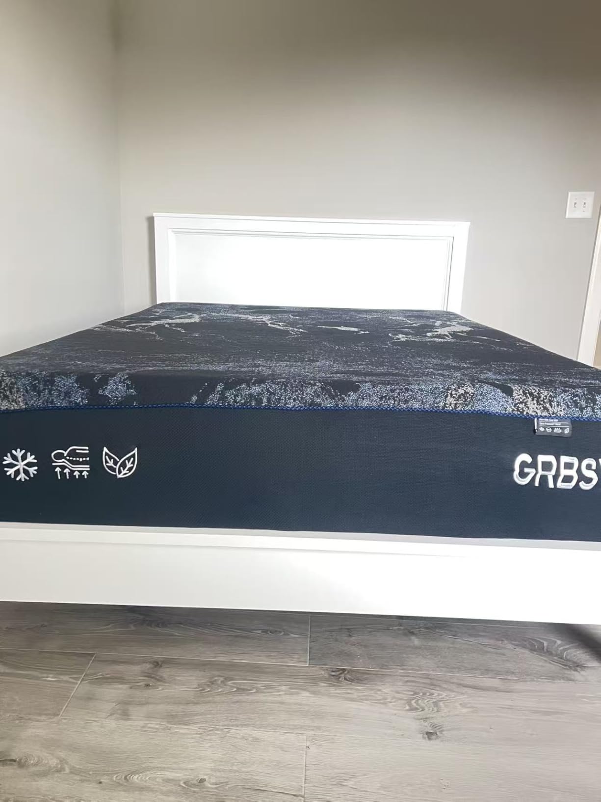 14 Inch Queen Size Mattress, Upgraded Luxury Cooling Gel Queen Memory Foam Mattress In a Box with 7-Zone Support for Cool Night & Pressure Relief, Assembled in USA, Washable IceSilk Cover, Medium Firm customer photo 1