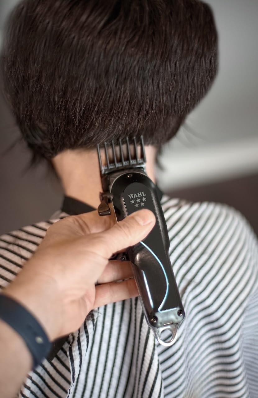 Wahl Professional Senior 2.0 Cordless Clipper, Carbon Steel DLC Coated Blade with Zero Gap Capability, Adjustable Taper Lever, Lithium Ion Power, Black and Metallic Silver customer photo 2