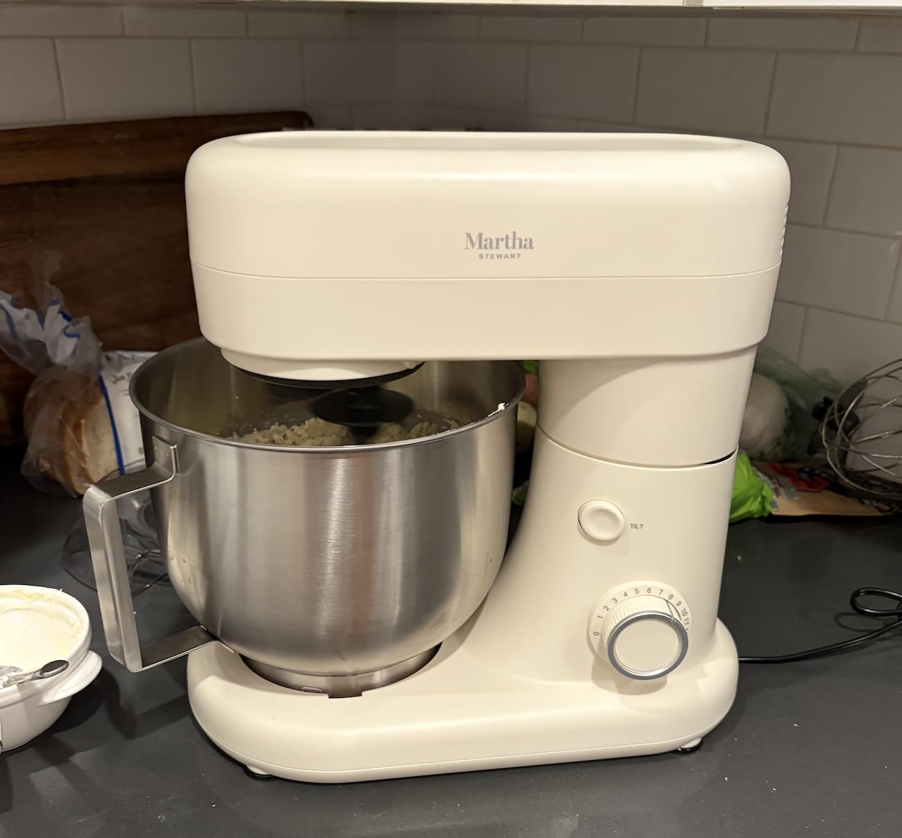 Martha Stewart 5.3Qt Stand Mixer, 12-Speed Tilt-Head Electric Kitchen Mixer with Stainless Steel Bowl, Dough Hook, Whisk & Beater, Splash Guard, Ideal for Baking Bread, Cake & Whipping, Linen Cream customer photo 2