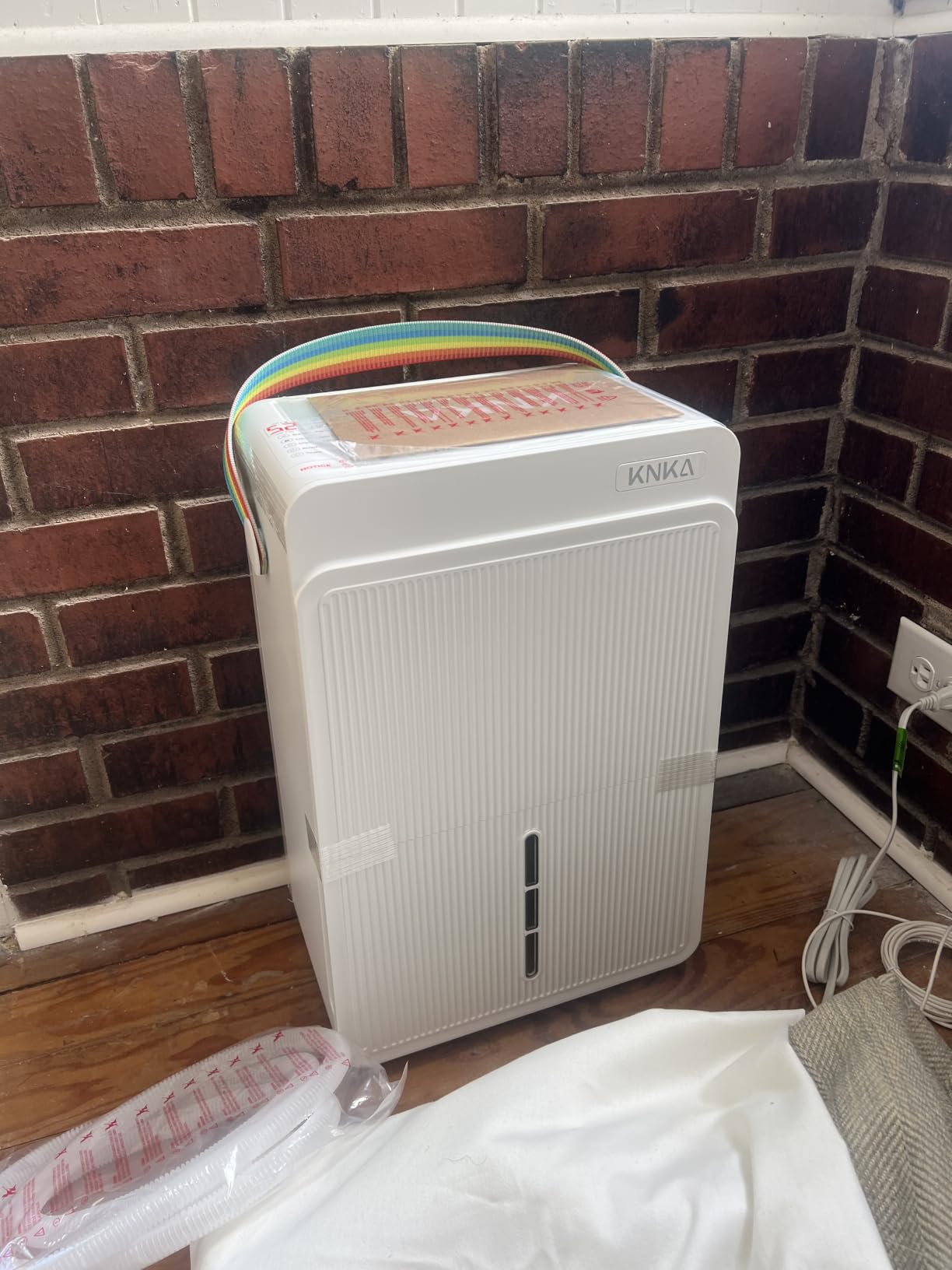 KNKA ENERGY STAR 4500 Sq.Ft Dehumidifier, Max 80 Pint/Day Dehumidifier with Drain Hose, Dehumidifier for Basement, Bedroom, Bathroom, Large Room, Smart Humidity Control, Dual Timer, Sleep Mode customer photo 1
