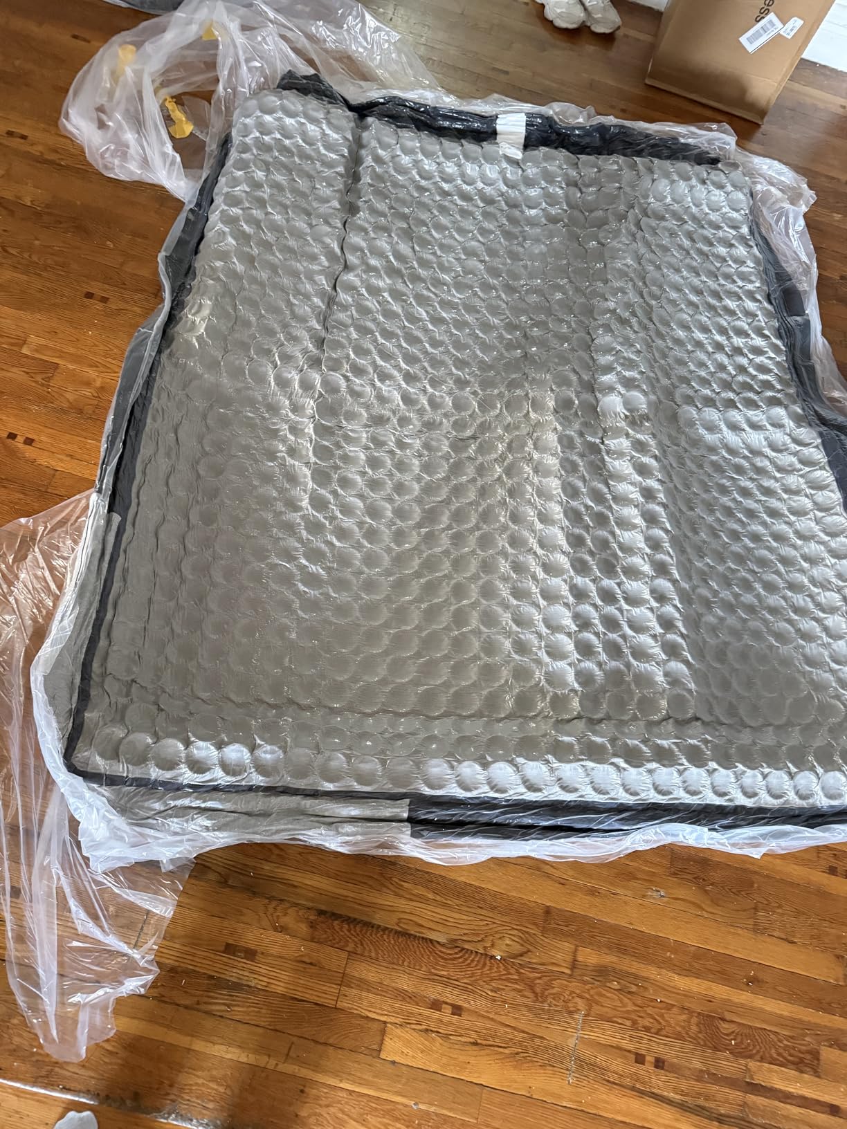 Queen Mattress 14 Inch Medium Firm, Deep Sleep Hybrid Mattress for Lumbar Support & Back Side Sleepers, Pain Relief Mattresses in a Box with Pocket Springs & Cooling Gel - 365-Night Trial, CertiPUR-US customer photo 1