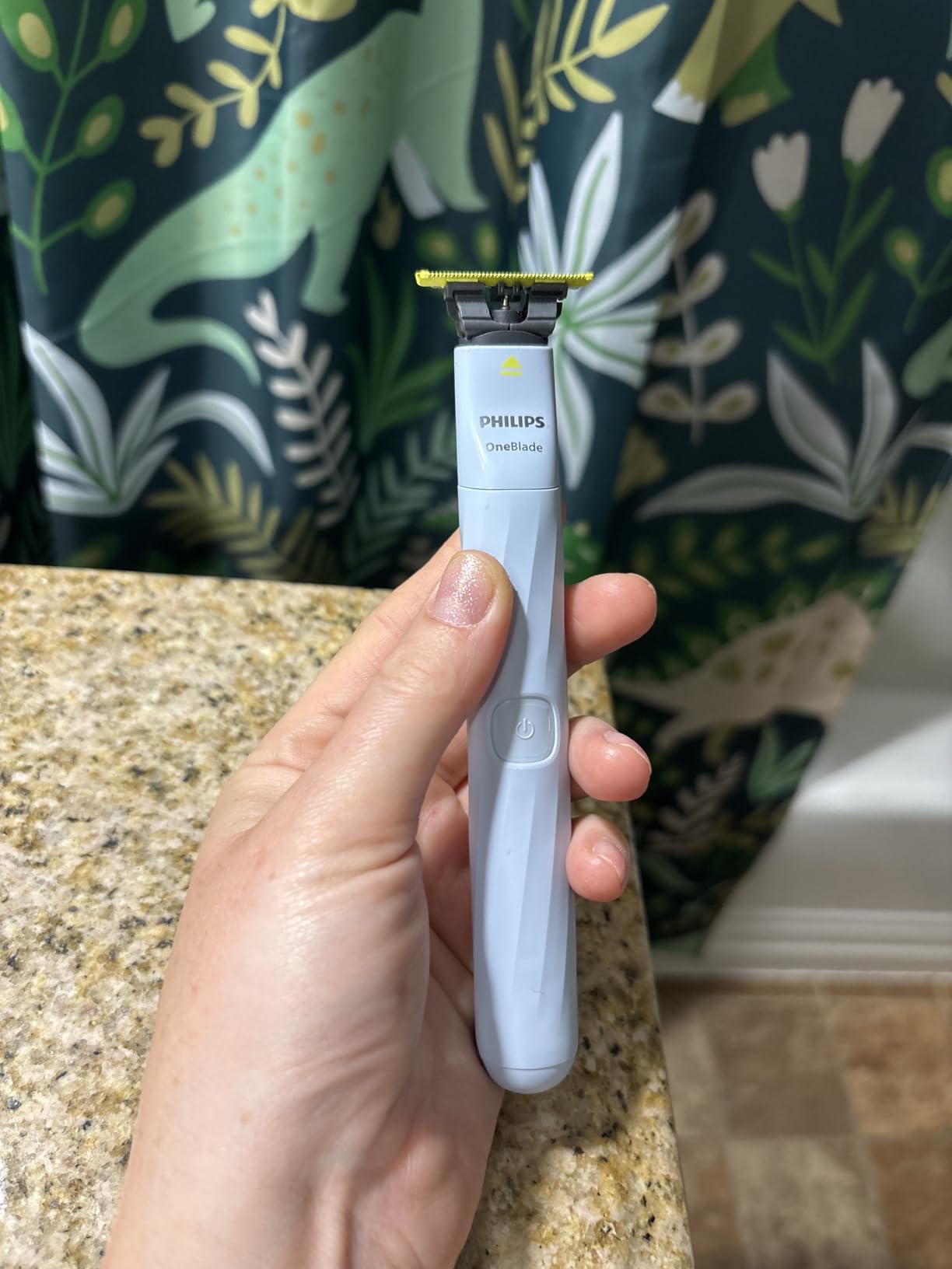 Philips OneBlade Trimmer & Shaver, Trim & Shave Any Length with Extra Skin Protection, Dual-Sided Blade, Waterproof Body Electric Razor, USB Charging, 2 Stubble Combs Included customer photo 1
