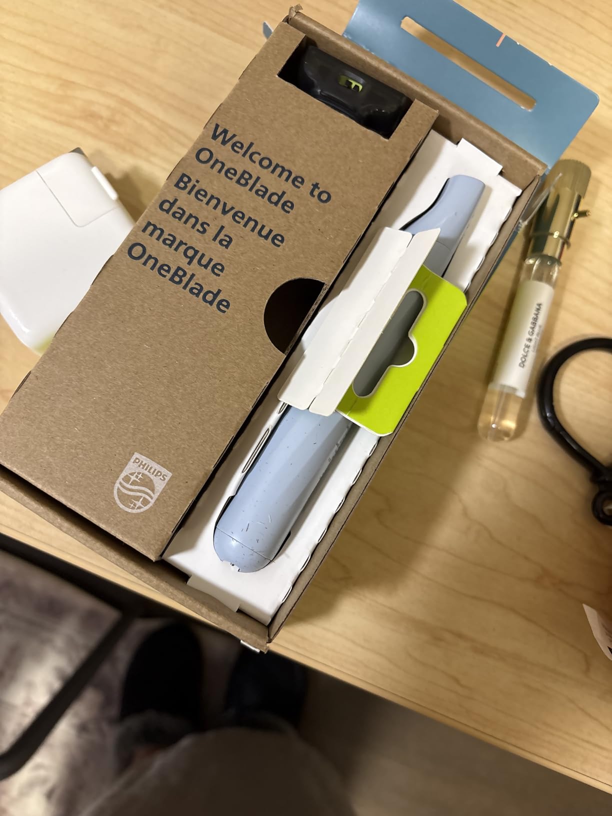 Philips OneBlade Trimmer & Shaver, Trim & Shave Any Length with Extra Skin Protection, Dual-Sided Blade, Waterproof Body Electric Razor, USB Charging, 2 Stubble Combs Included customer photo 2