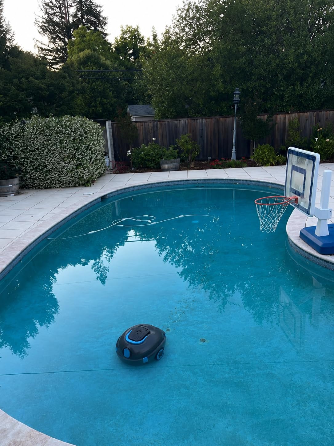 Y20 Robotic Pool Cleaner, Cordless Pool Vacuum for Above Ground & Inground Flat Pools with Dual Motors, 150 Min Runtime, Auto-Parking, Powerful Pool Vacuum Robot for Up to 1300 Sq.Ft customer photo 1