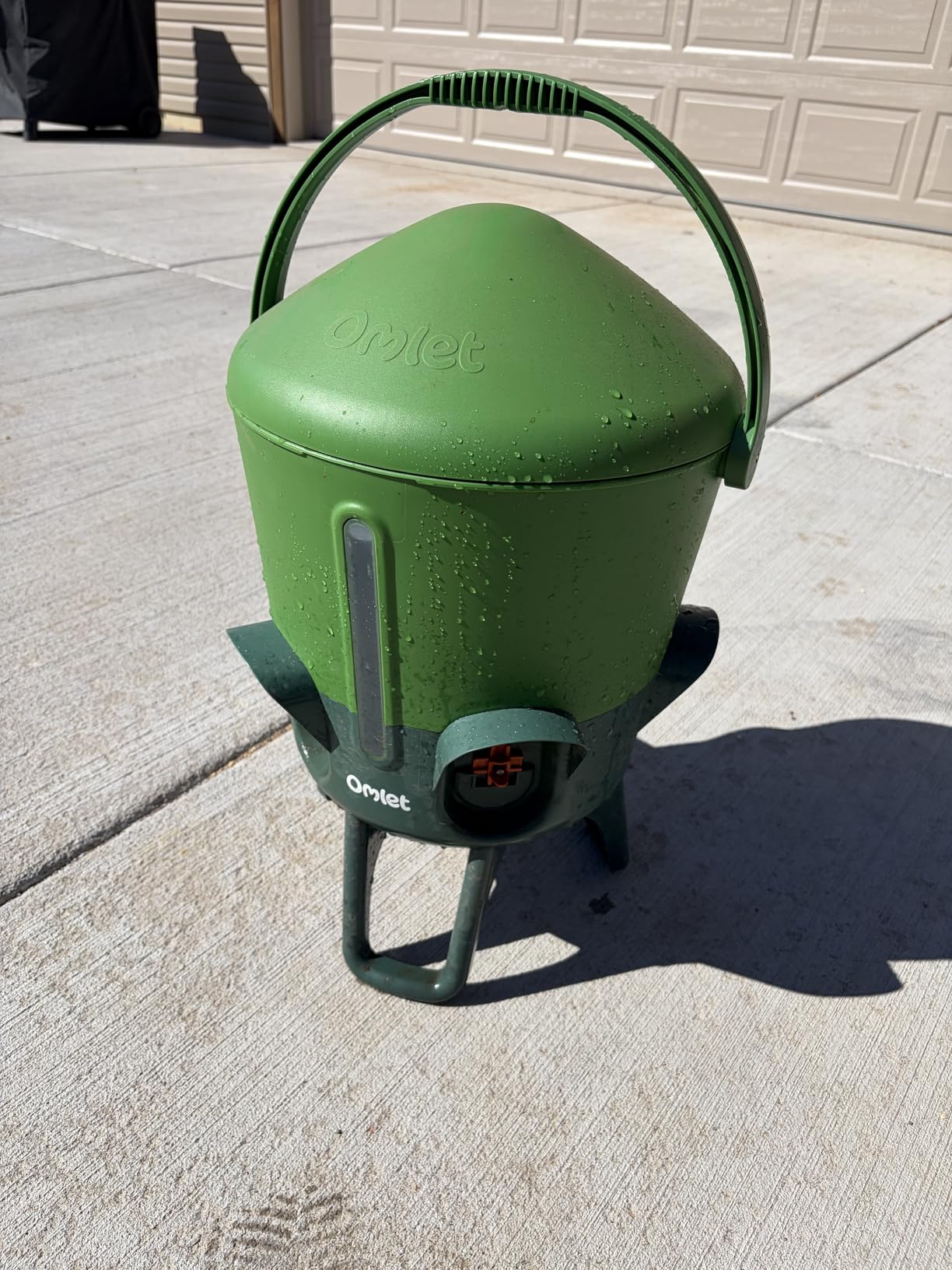 Omlet Insulated Chicken Waterer, 1.5 Gallon | Stay-Clean Automatic Water Dispenser for Chickens | BPA-Free | Anti-Roost Domed Lid | Includes 3 Cups & Nipples | Eglu Green customer photo 1