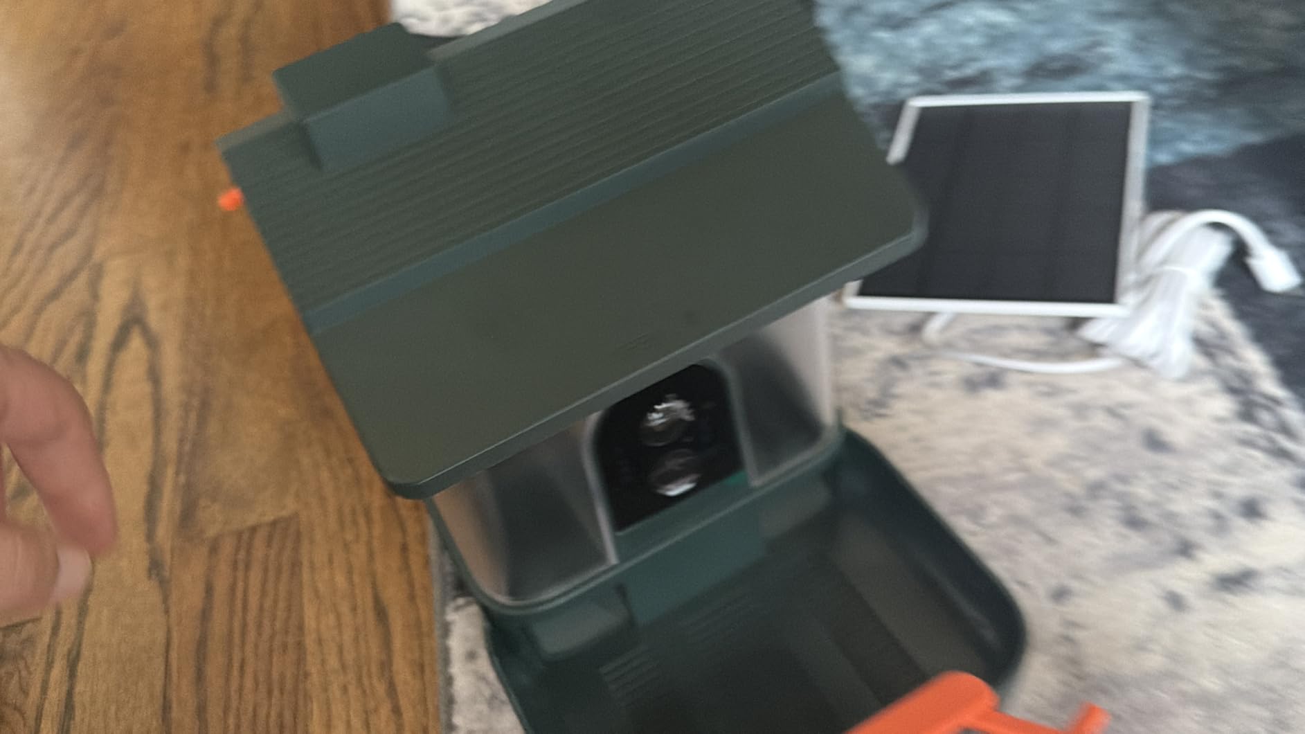 2-in-1 Bird Bath and Bird Feeder with Cameras Solar Powered 2K Dual Cameras Birds Feeder and Bath for Outside Yard Garden, Gift for Dad Mom Kids (Dark Green + Orange) customer photo 2