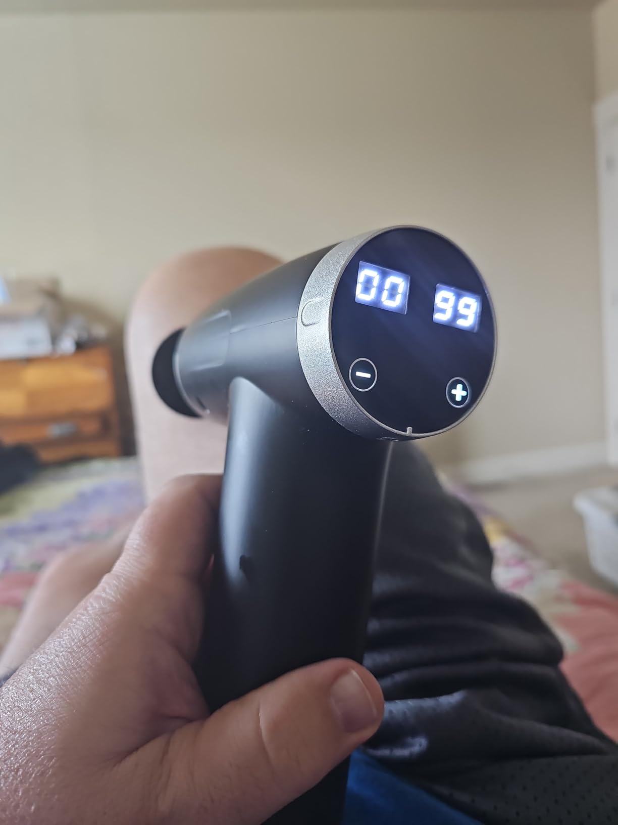 Massage Gun Deep Tissue, Handheld Percussion Muscle Massager for Back, Neck & Shoulder Pain Relief, Portable Electric Back Massager with 30 Speed Levels & 6 Massage Heads, Gift for Men Women customer photo 2