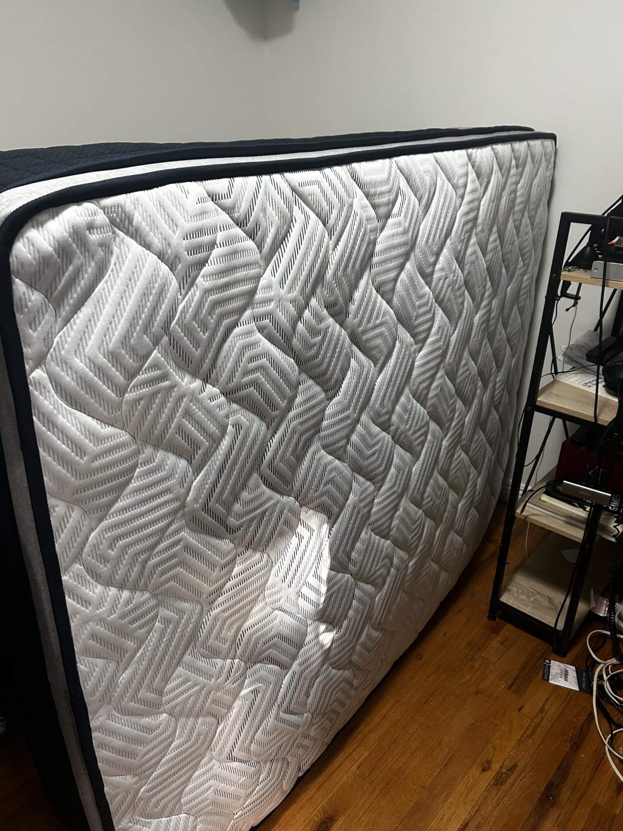 Medium Firm Queen Mattress 14 Inch - Hybrid Mattress for Extra Back and Lumbar Support - 365 Nights Trial & 10 Years Warranty - Upgrade Pocket Springs Bed Mattress in a Box with Cooling Gel Comfort customer photo 2