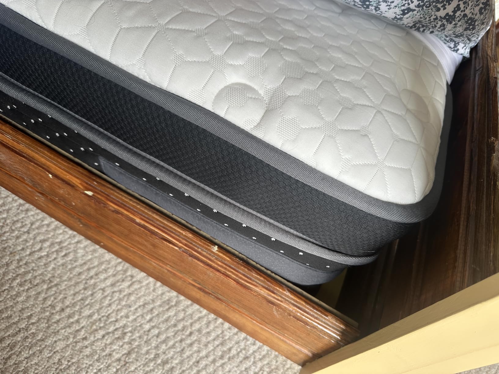 14 Inch Medium Firm Queen Mattress, Hybrid Mattress in a Box for Zoned Pressure and Back Pain Relief, Deep Sleep Mattresses, 10 Years Warranty, 365 Nights Trial customer photo 1