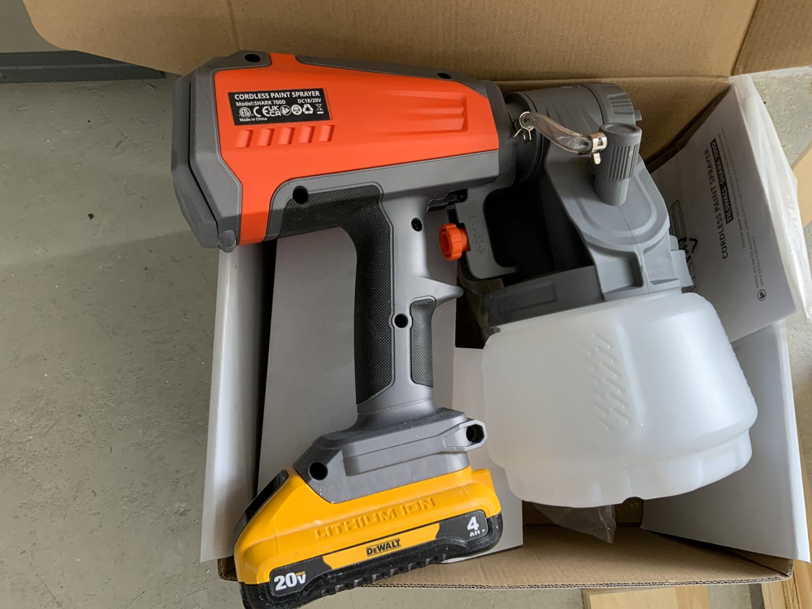 Tilswall Brushless Cordless Paint Sprayer Compatible with Dew 20V Battery (Battery Not Included), Easy Side-Fill, Electric HVLP Spray Paint Gun for House Painting, Furniture, Outdoor (Blue, 1300 ml) customer photo 2