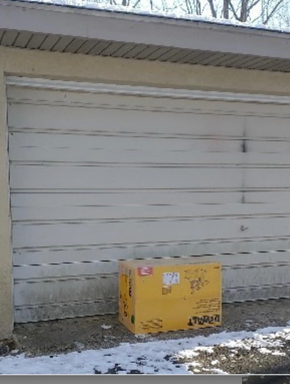 DEWALT Miter Saw, 12 Inch Double Bevel Sliding Compound Miter Saw, 3800 RPM Motor 15 Amp (DWS779) customer photo 1